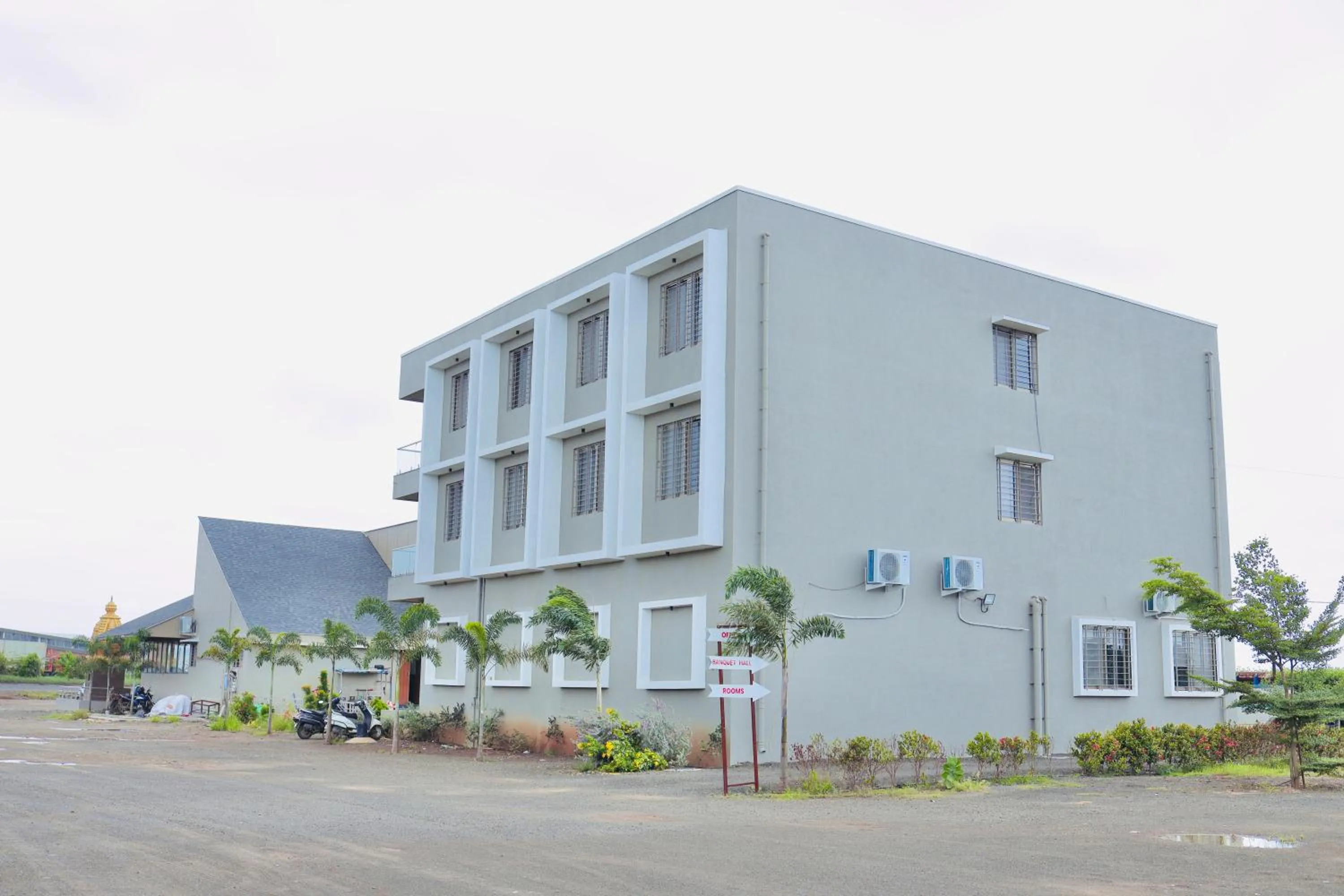 Property building in Hotel Laxmi Elite Karad