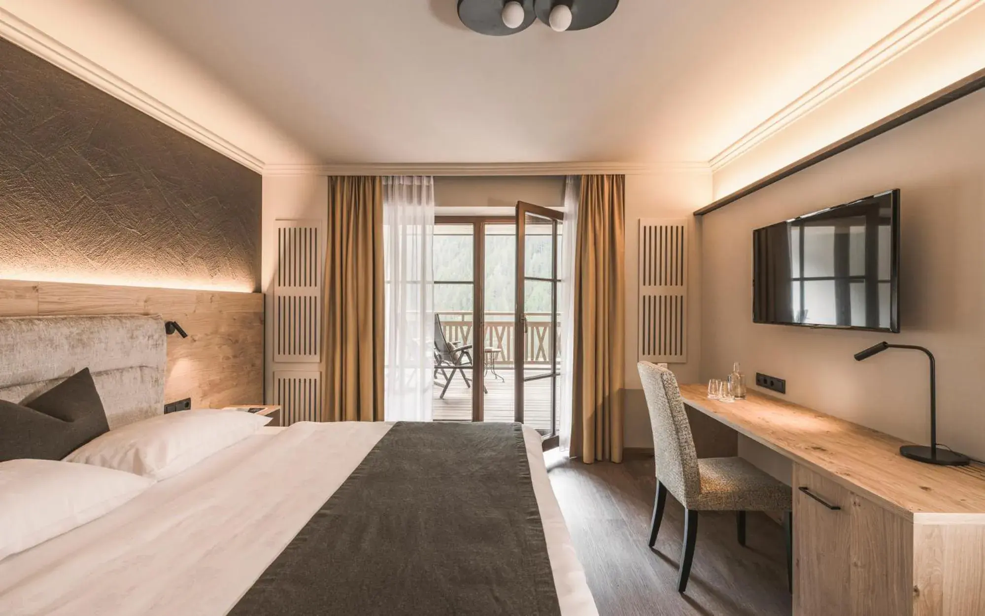 Standard Double Room in Falkensteiner Hotel Falkensteinerhof Superior Standard Double Room in Falkensteiner Hotel Falkensteinerhof Superior