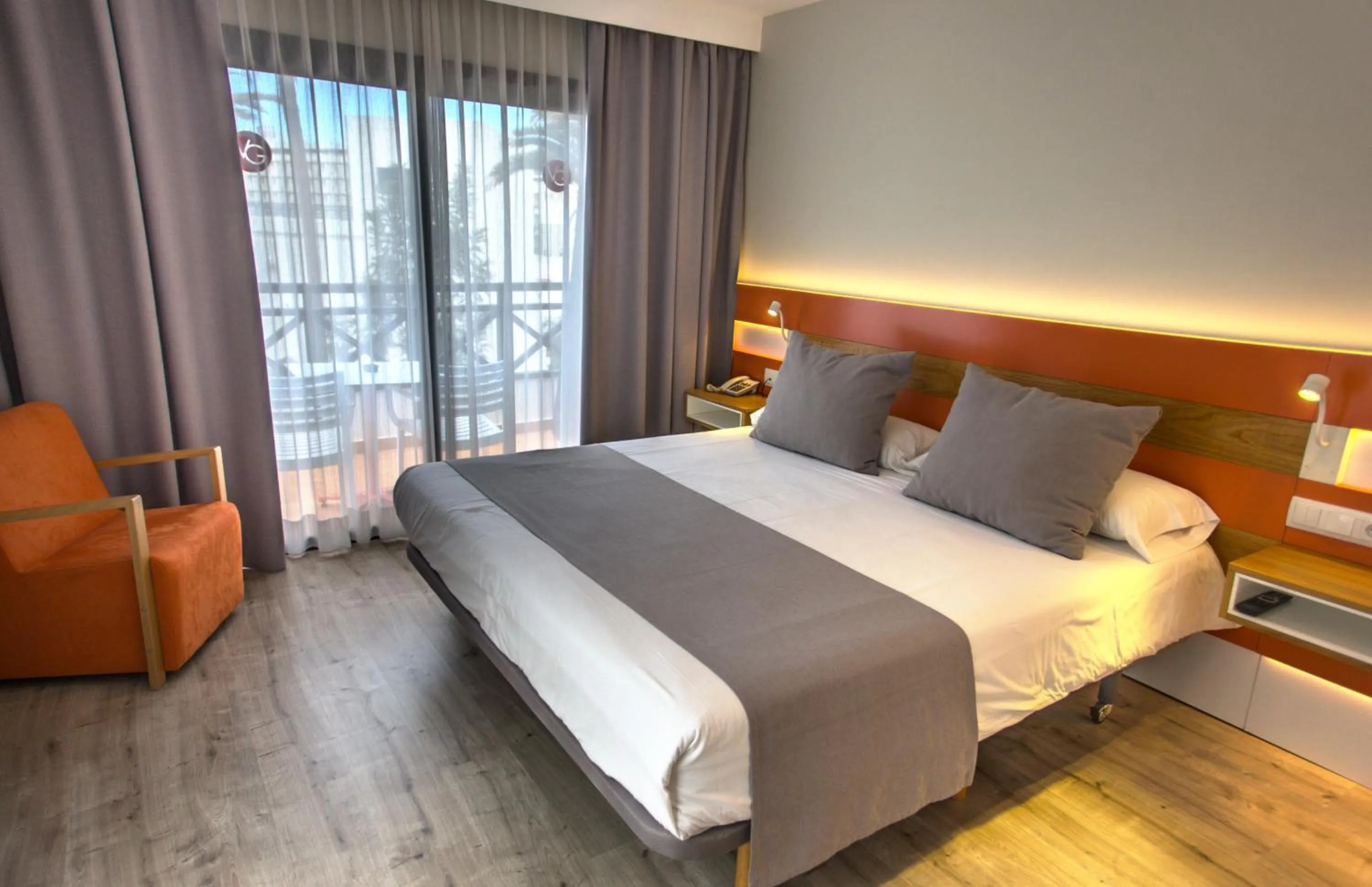 Photo of the whole room, Bed in Vanilla Garden Boutique Hotel - Adults Only