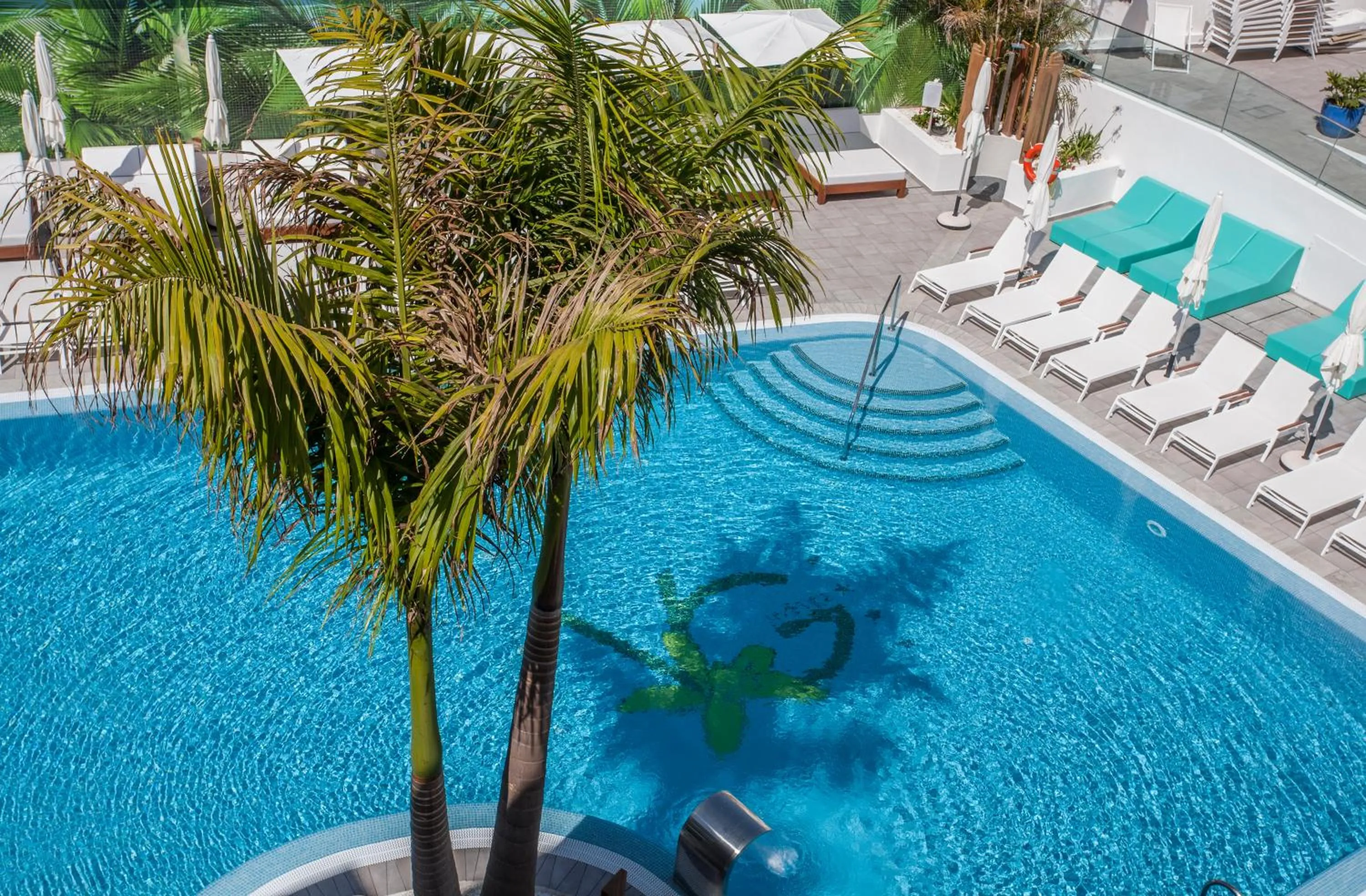 Swimming pool in Vanilla Garden Boutique Hotel - Adults Only