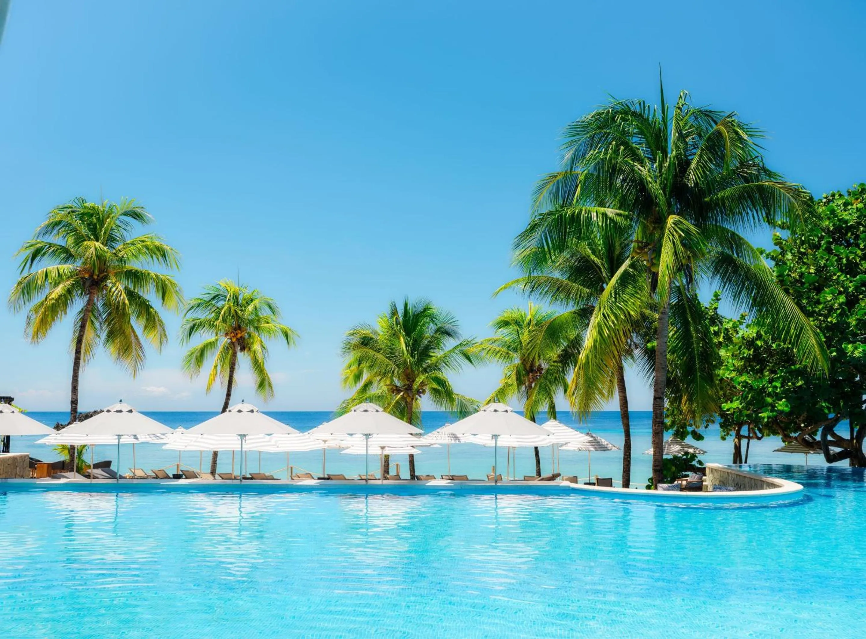 Swimming pool in Kimpton - Grand Roatan Resort and Spa