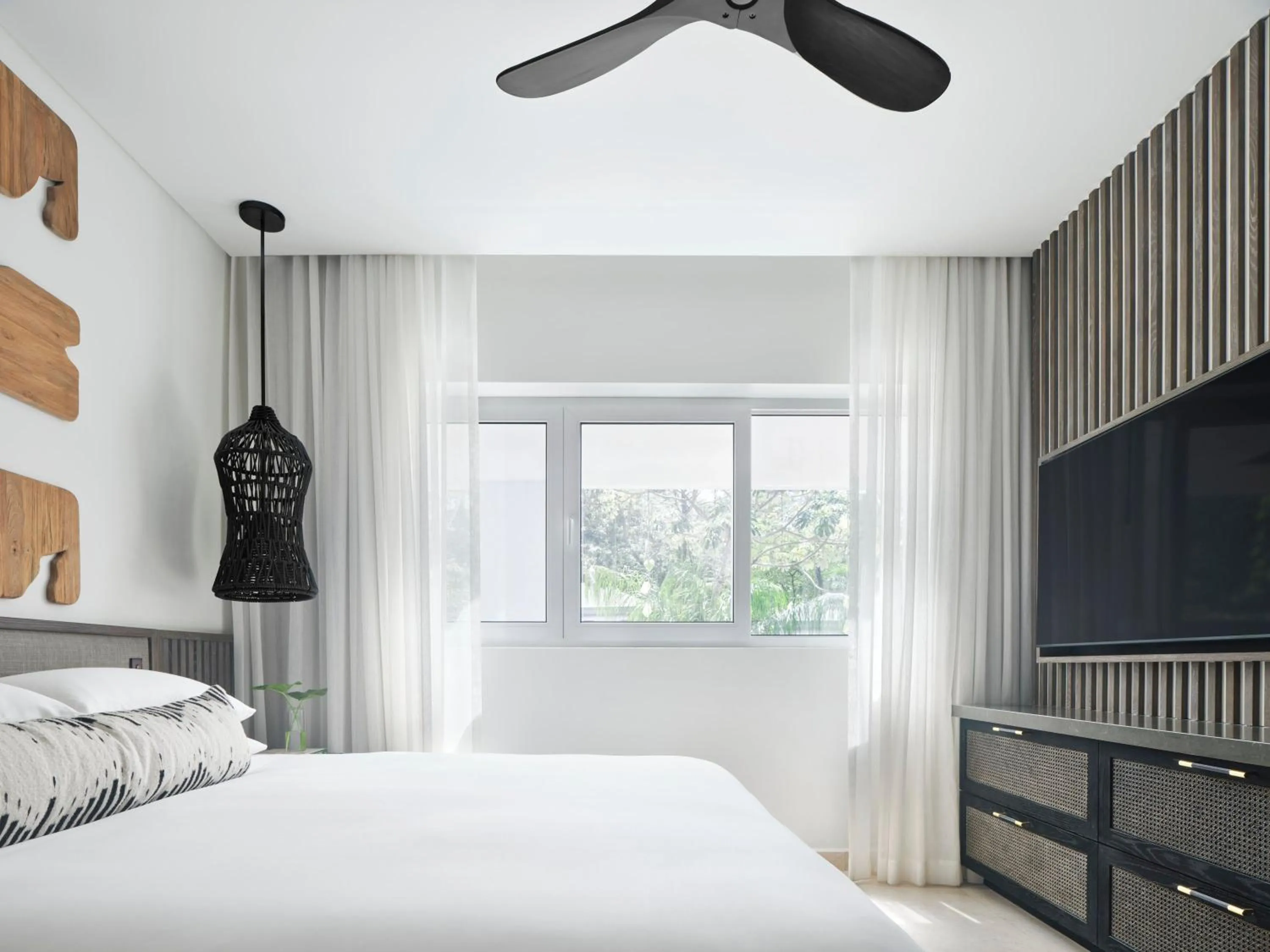 Photo of the whole room, Bed in Kimpton - Grand Roatan Resort and Spa