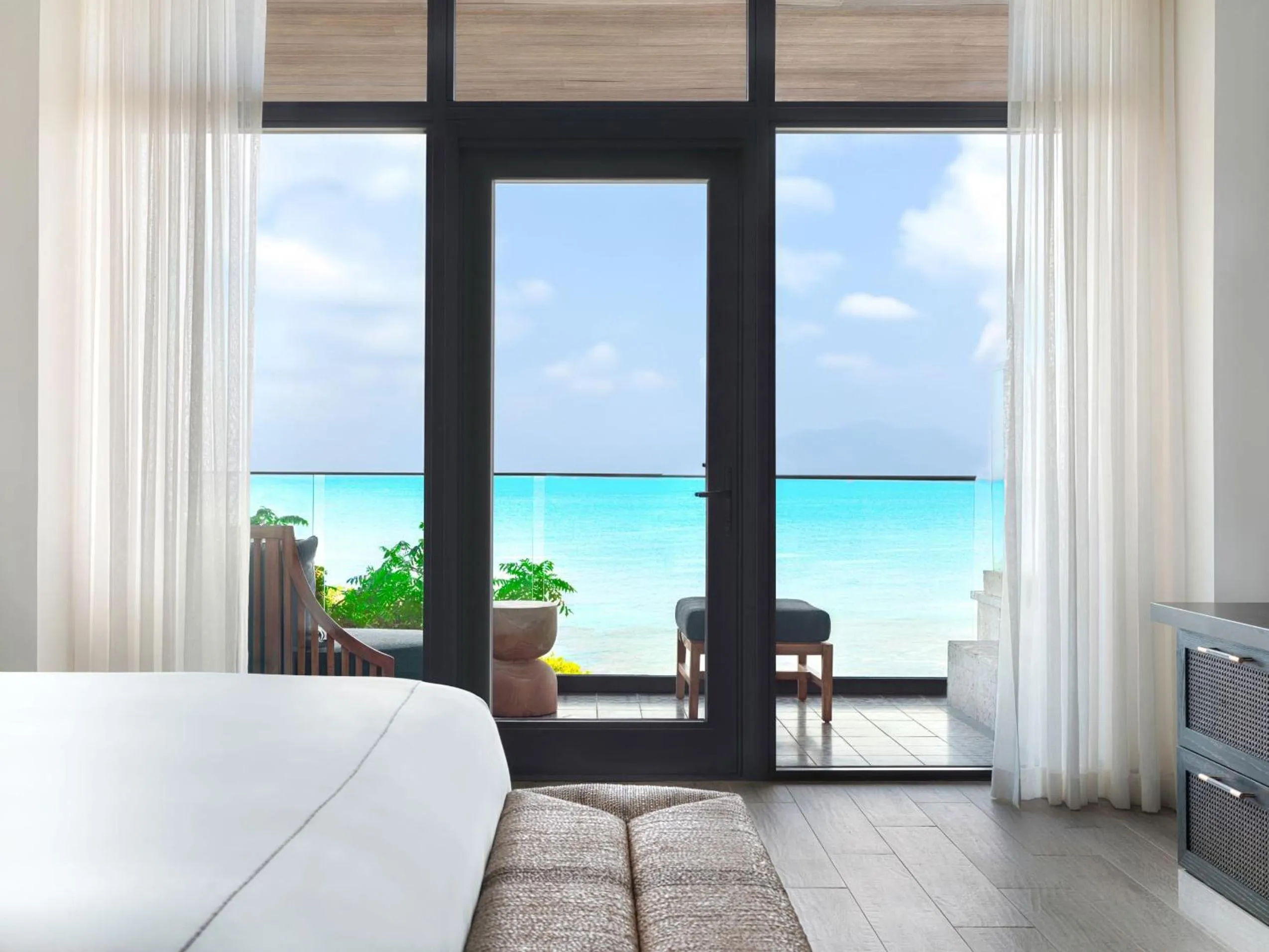 Photo of the whole room, Bed in Kimpton - Grand Roatan Resort and Spa