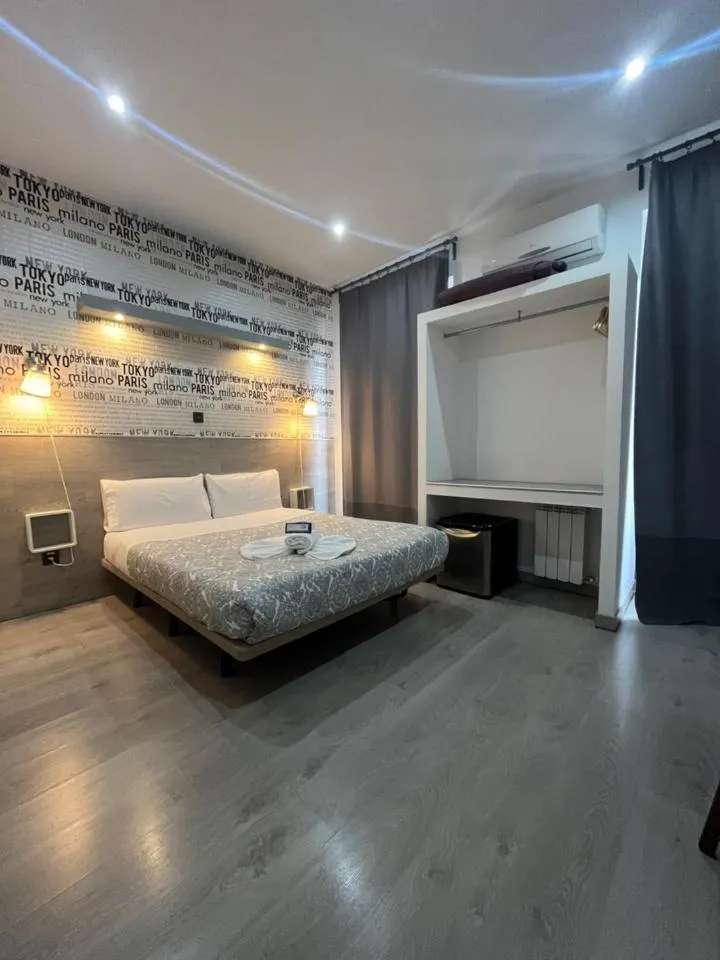 Bed in Fuencarral Rooms