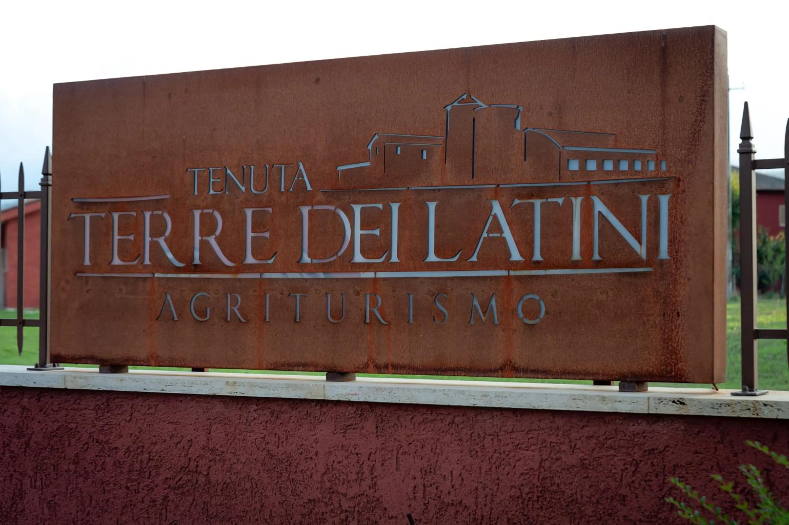 Property logo or sign in Tenuta Terre dei Latini