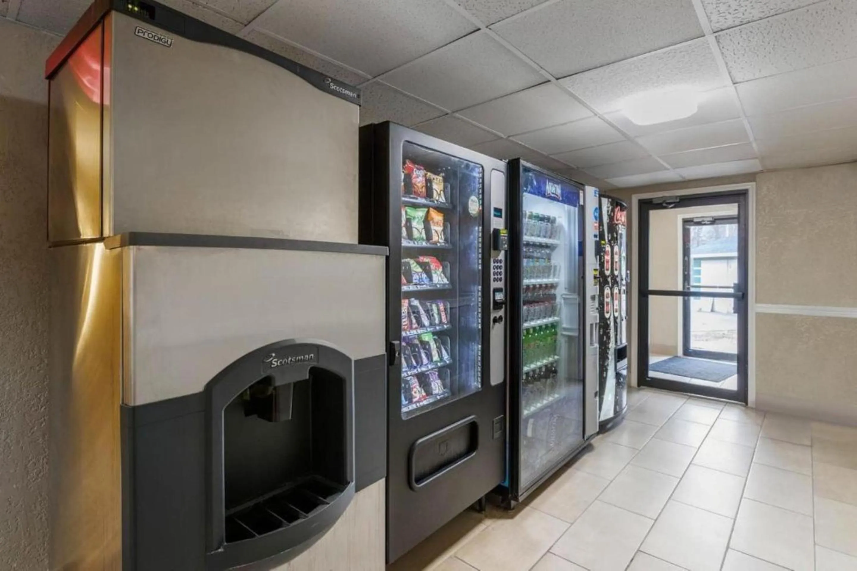 vending machine in Fireside Inn and Suites