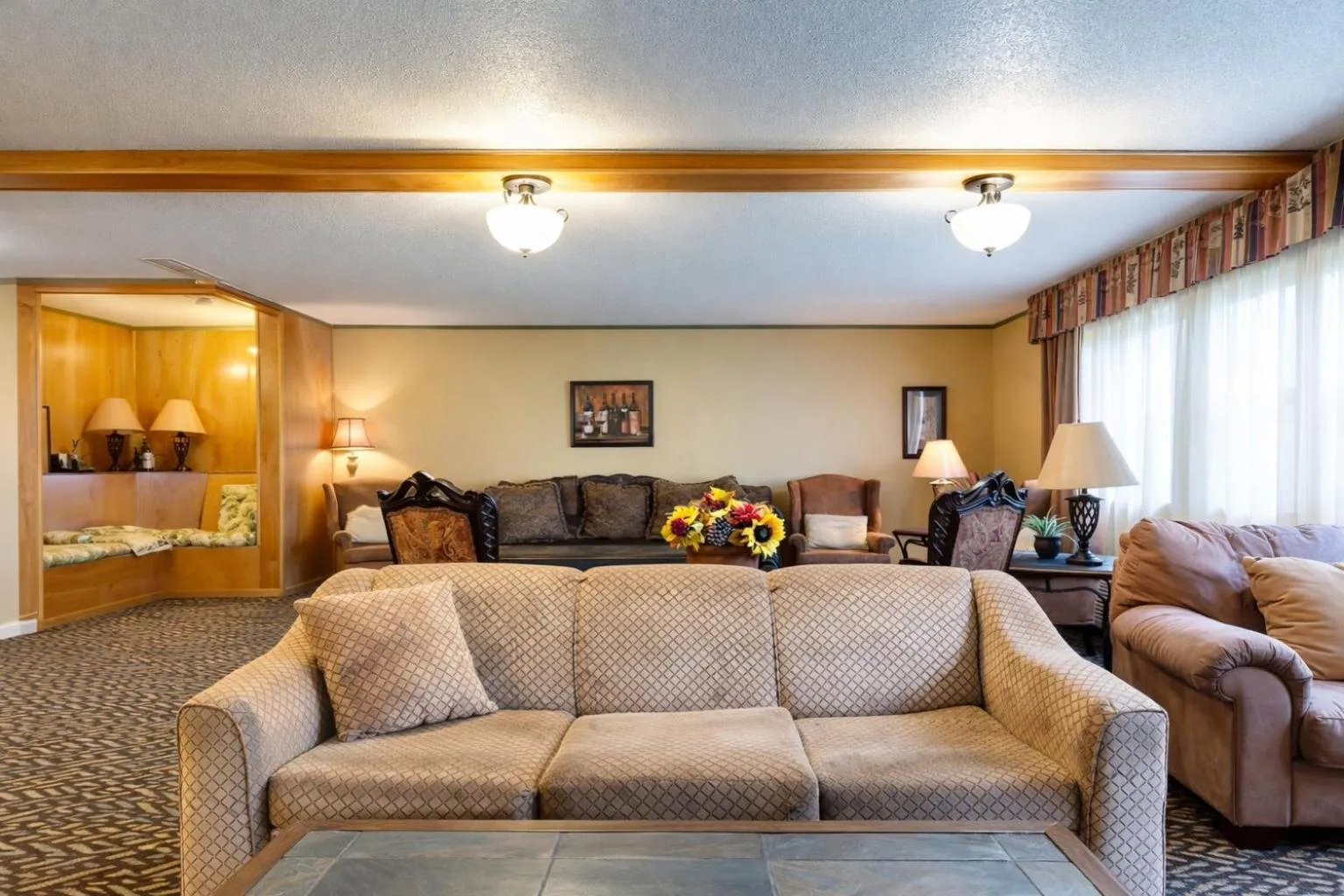 Seating area in Fireside Inn and Suites