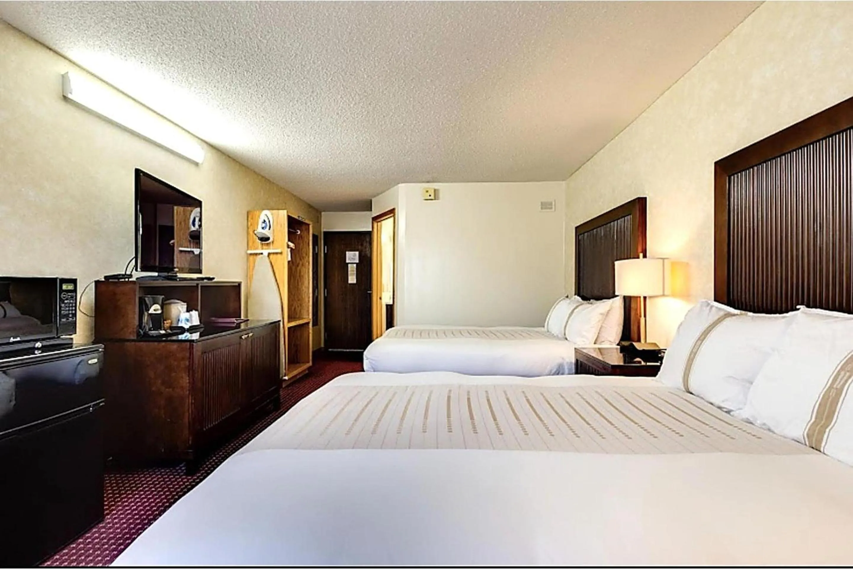 Bedroom, Bed in Fireside Inn and Suites