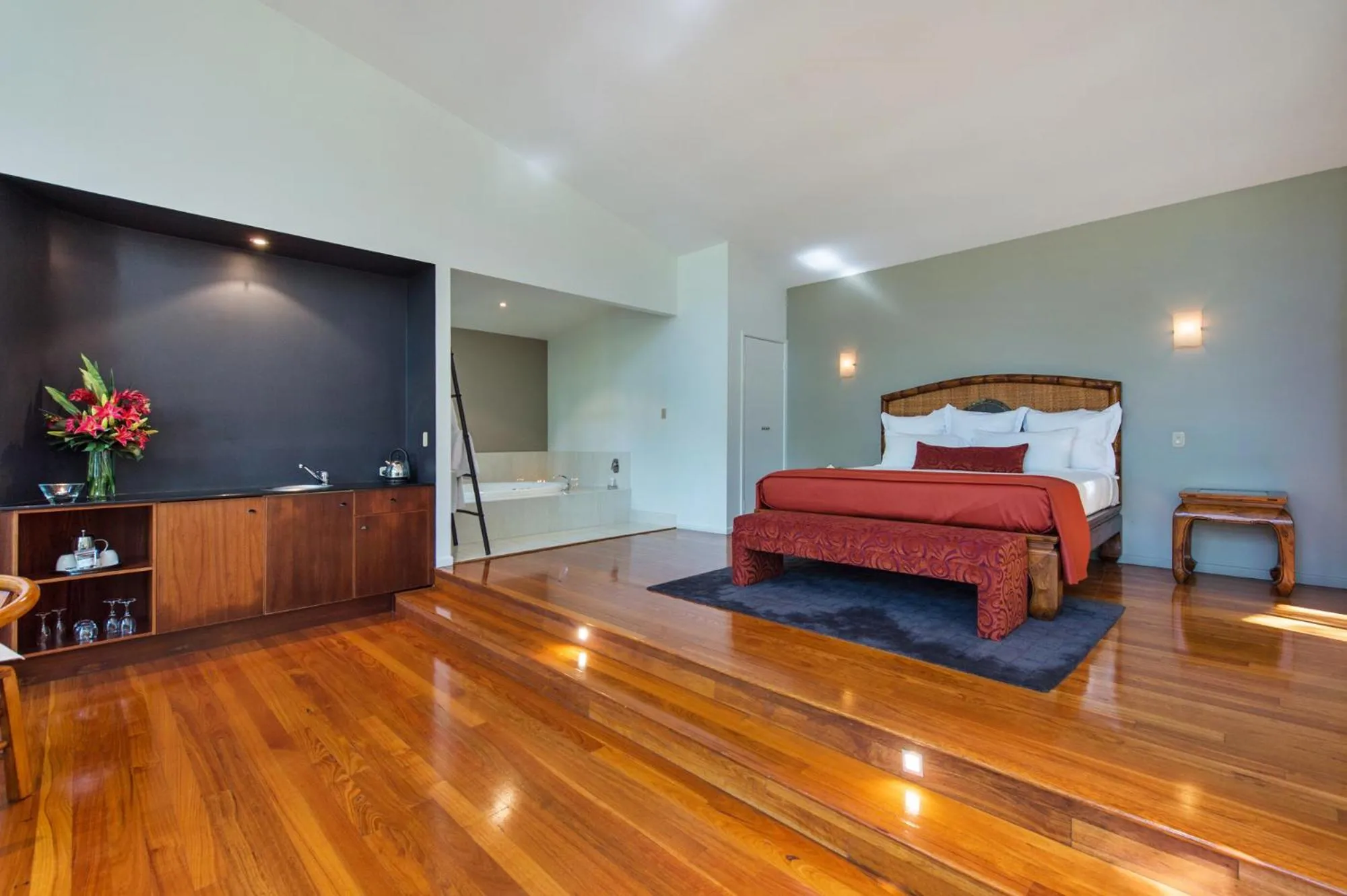 Bed in Pethers Rainforest Retreat