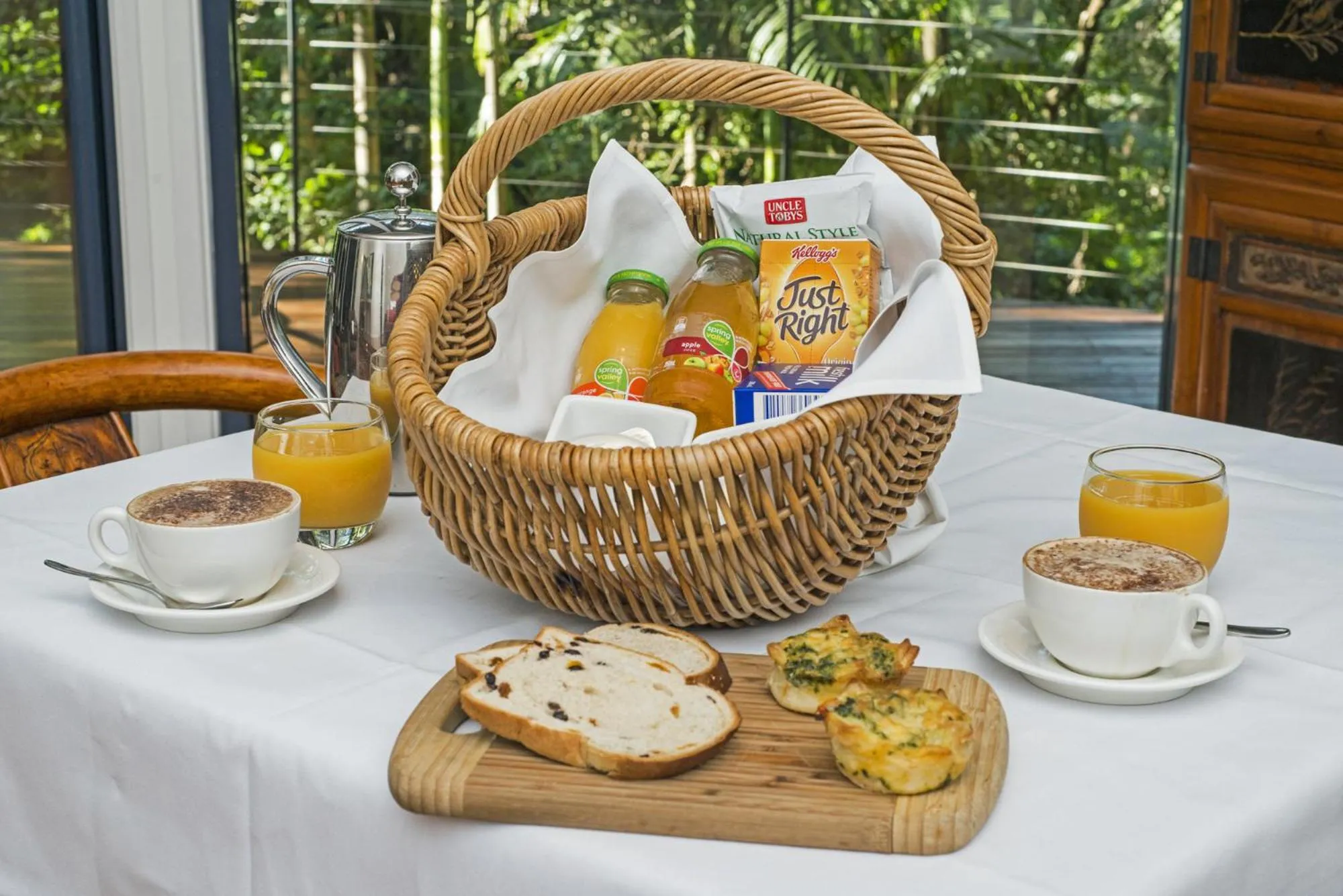Breakfast in Pethers Rainforest Retreat