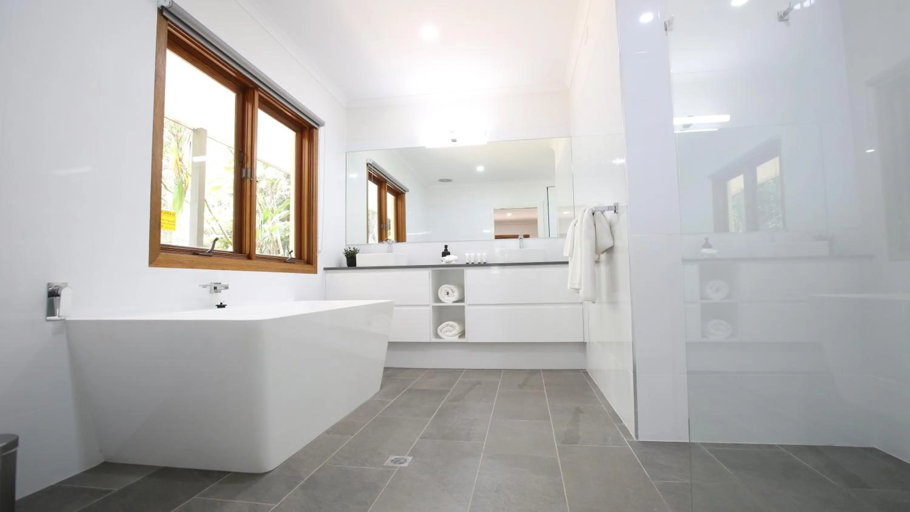 Shower in Pethers Rainforest Retreat