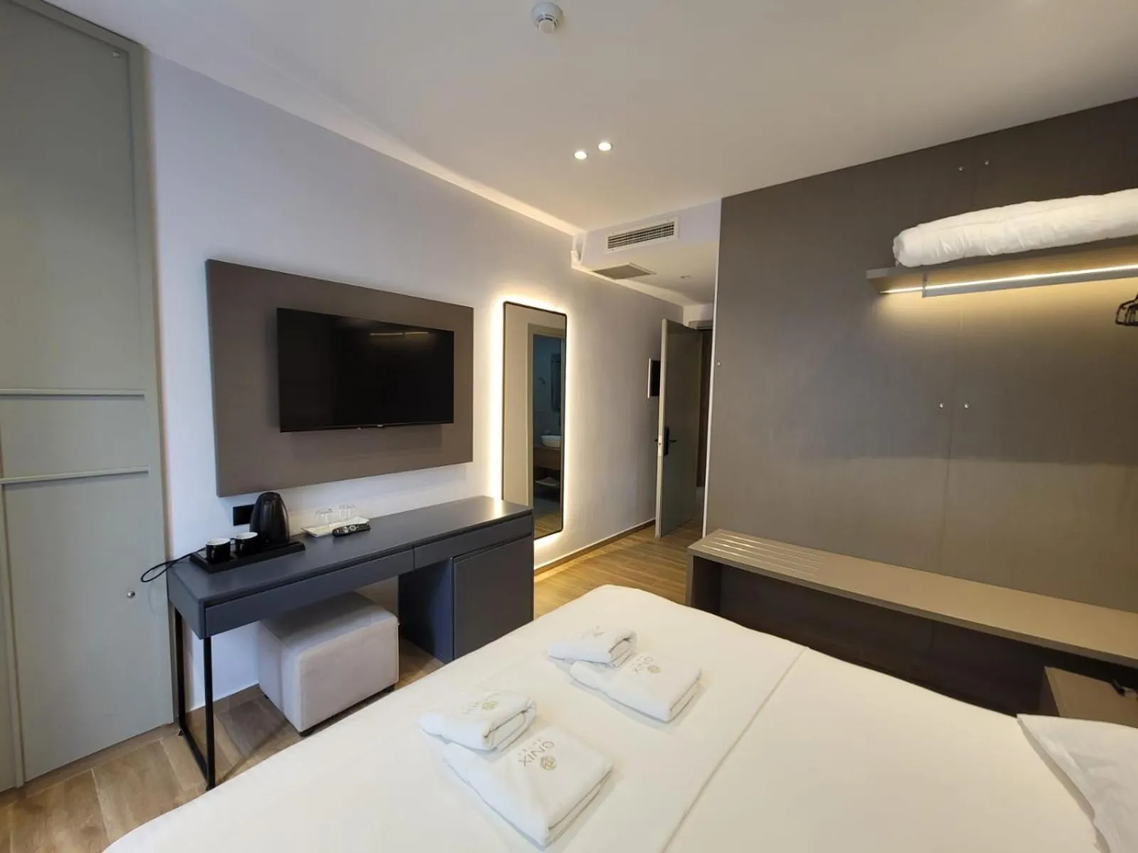 TV and multimedia, Bed in Hotel Boutique Onix