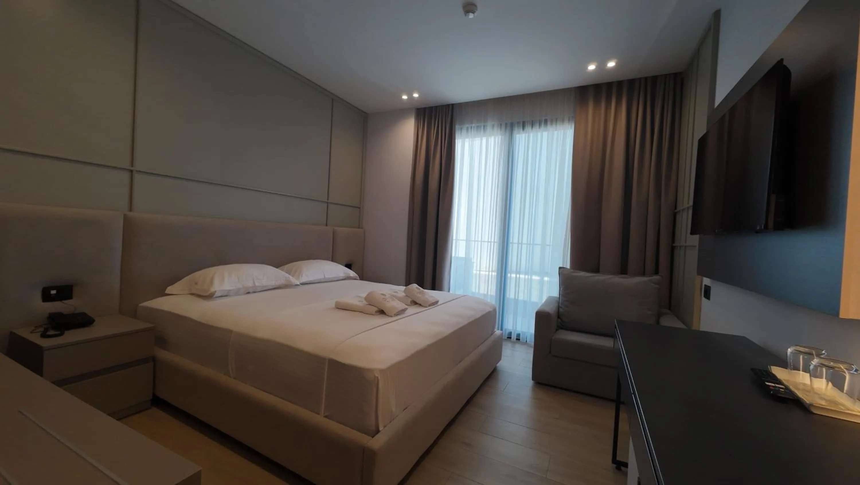 TV and multimedia, Bed in Hotel Boutique Onix