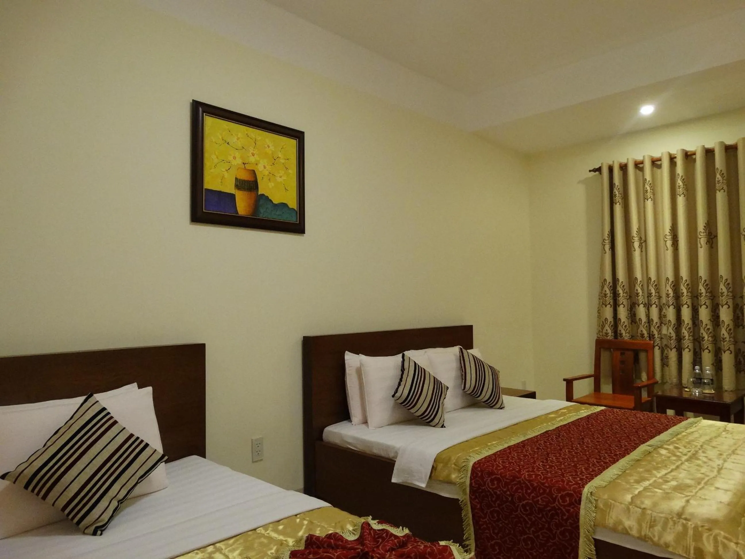 Photo of the whole room in Hoa Vinh Hotel