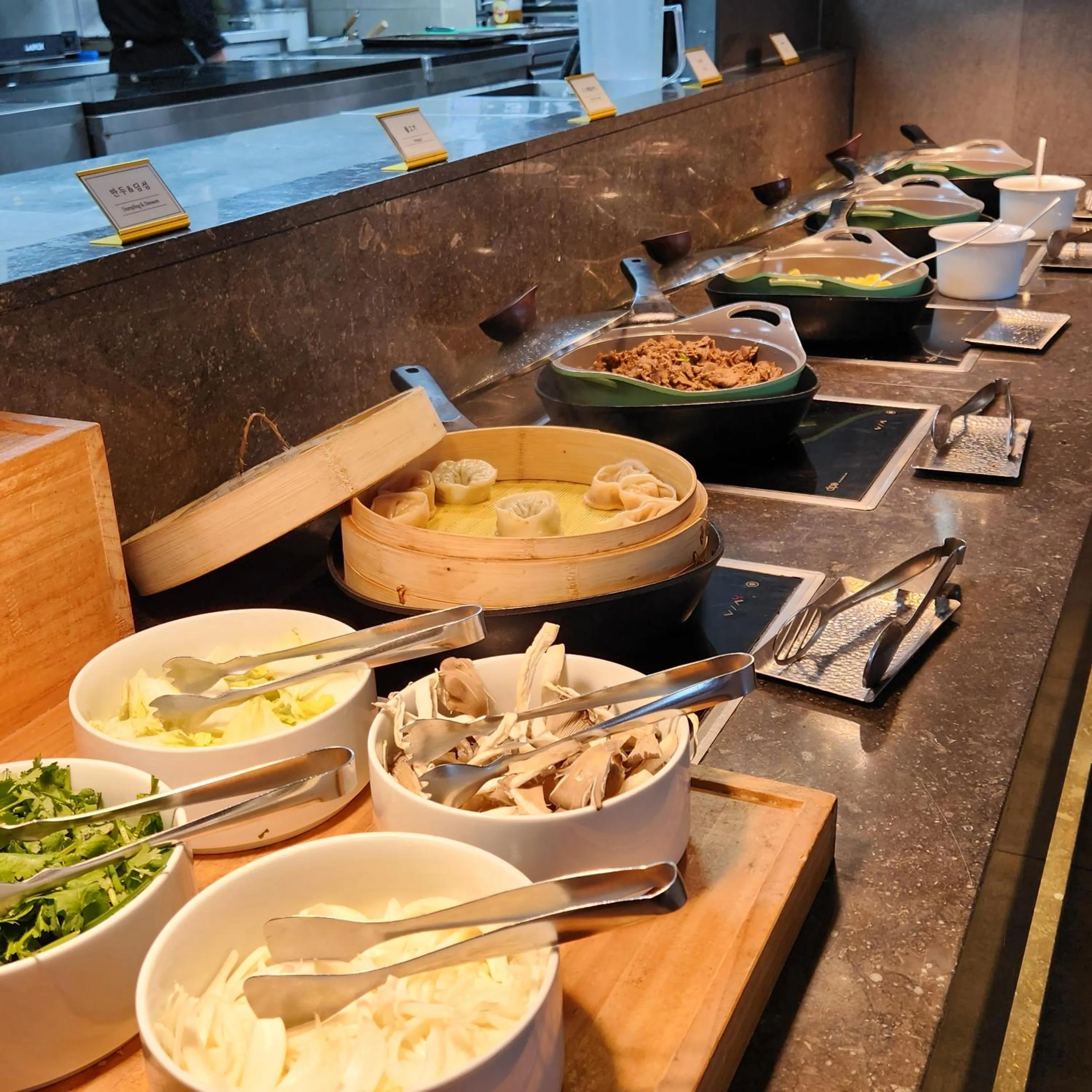 Buffet breakfast in Avonhotel Gunsan