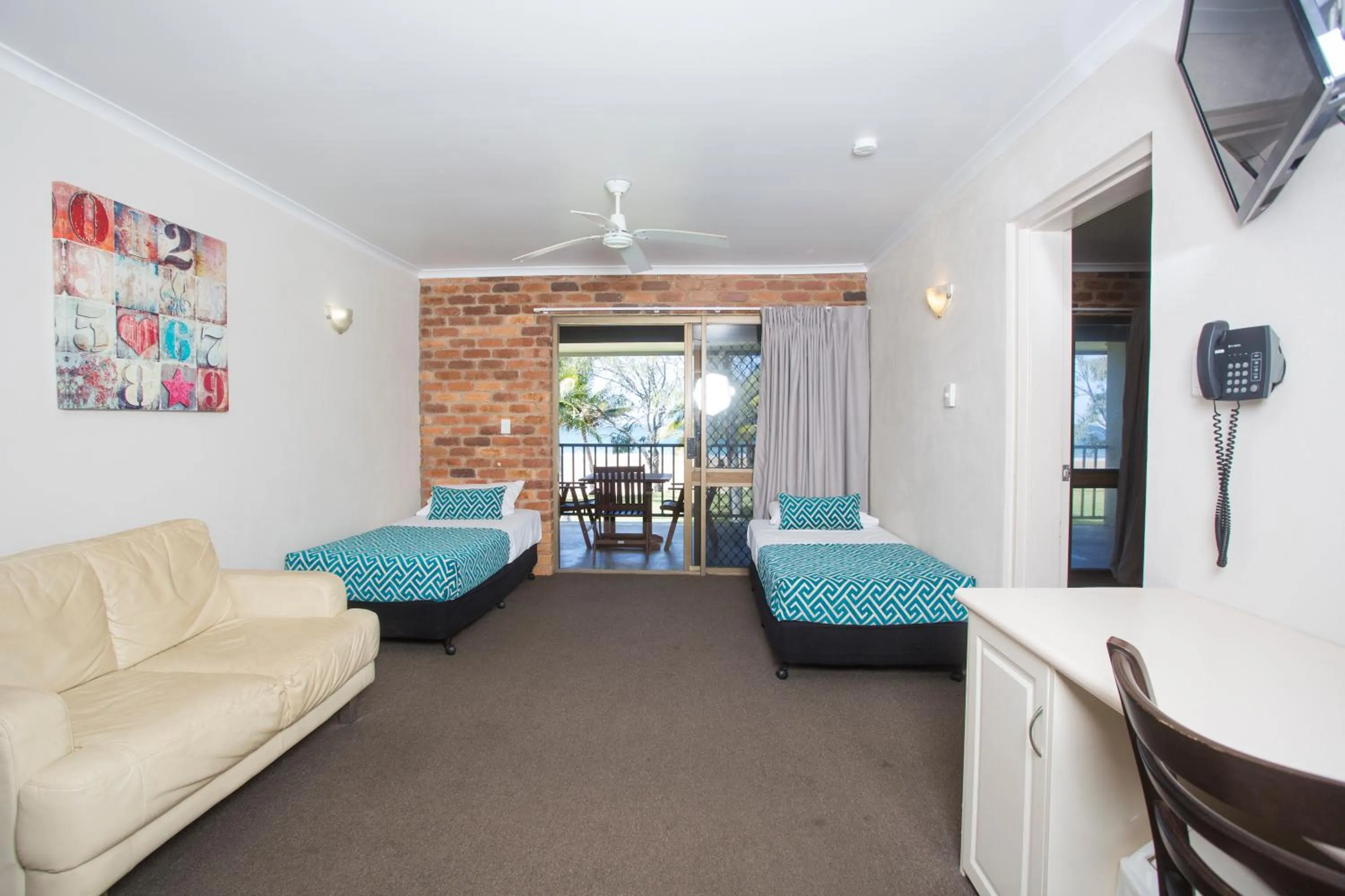 Photo of the whole room in Sarina Beach Motel