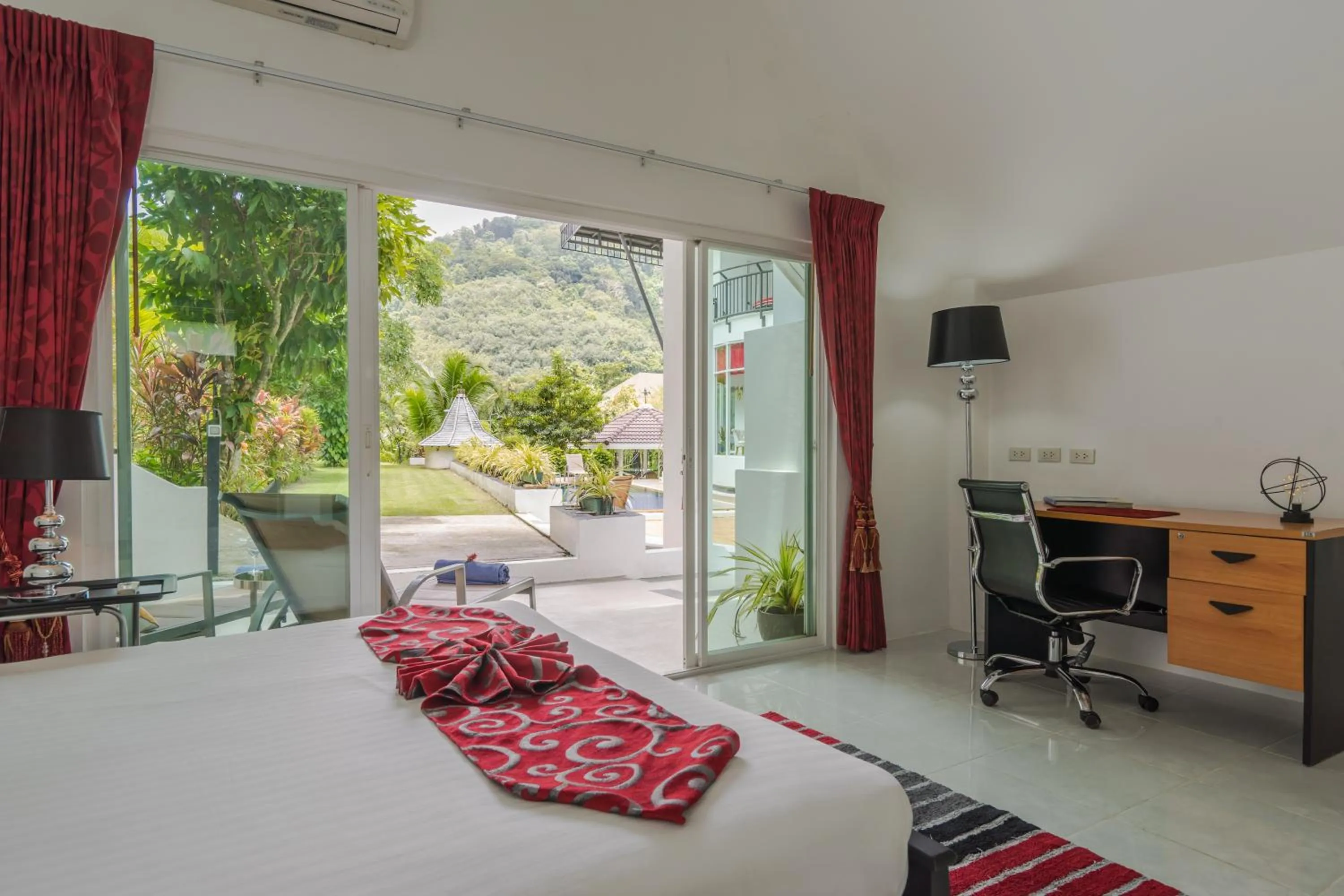 Bedroom, Bed in Chalong - 10 BR Private Pool Villa - Villa Nap Dau - Phuket