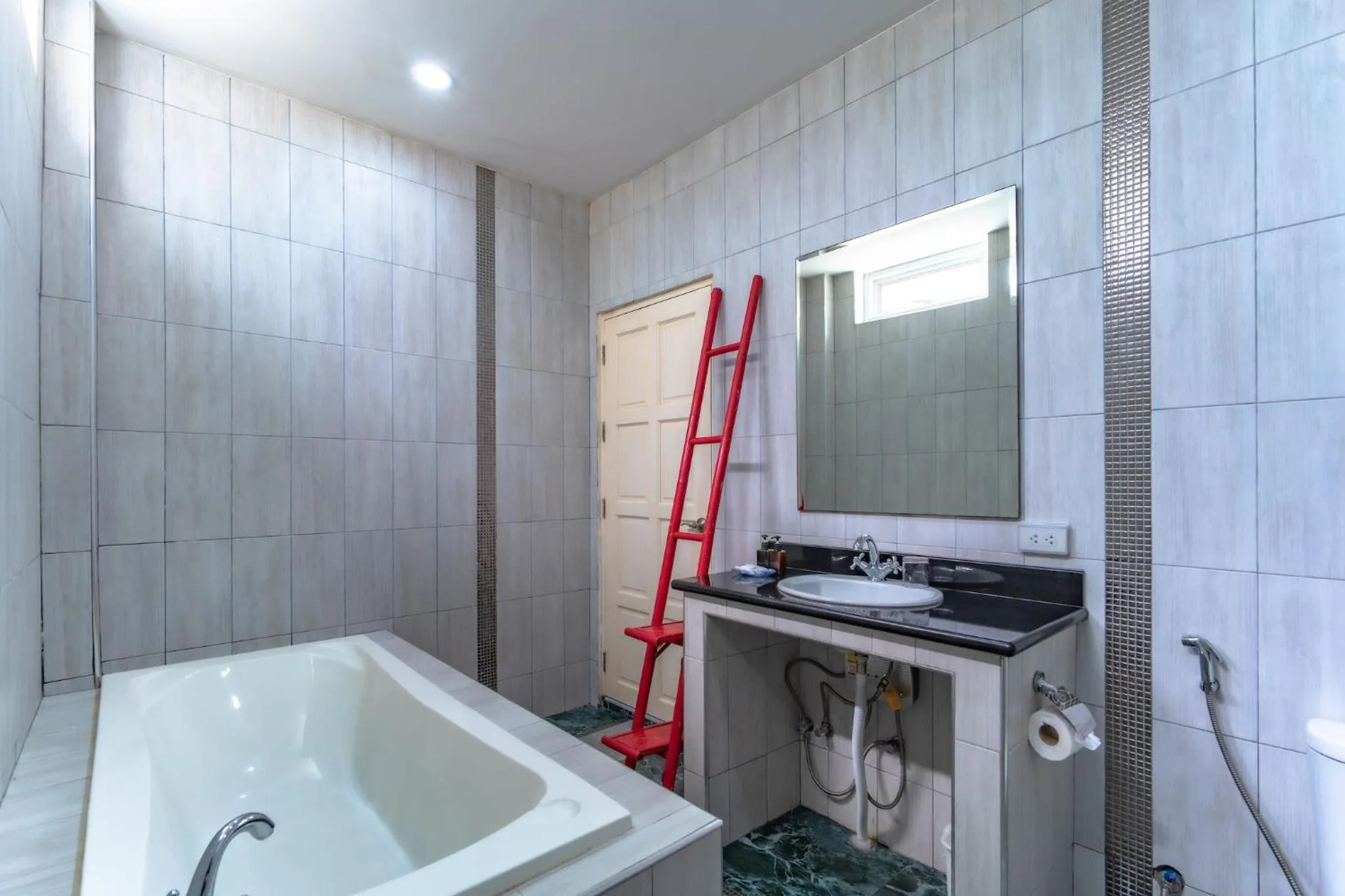 Bathroom in Chalong - 10 BR Private Pool Villa - Villa Nap Dau - Phuket