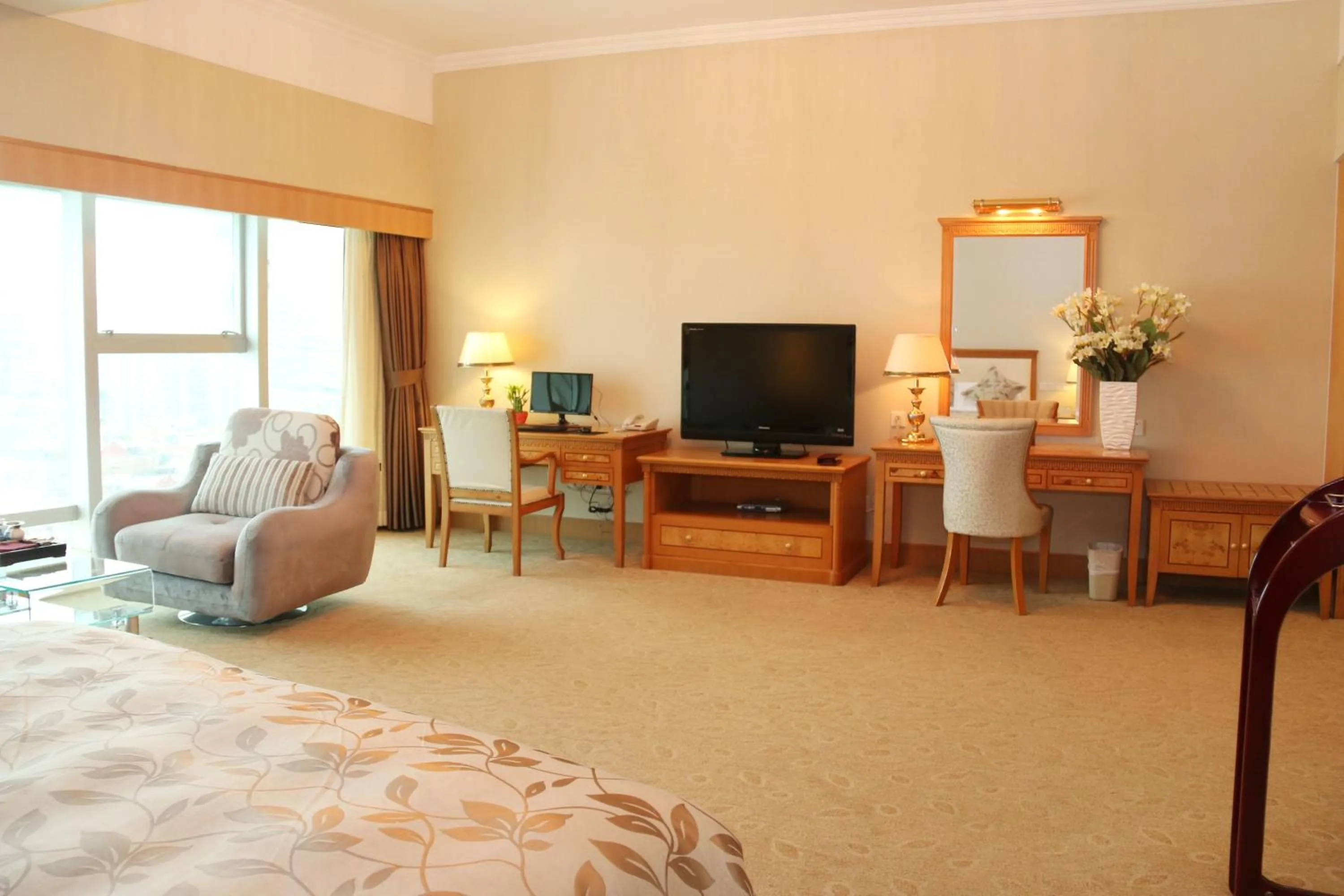 Area and facilities, TV/Entertainment Center in Zhuhai Dehan Hotel