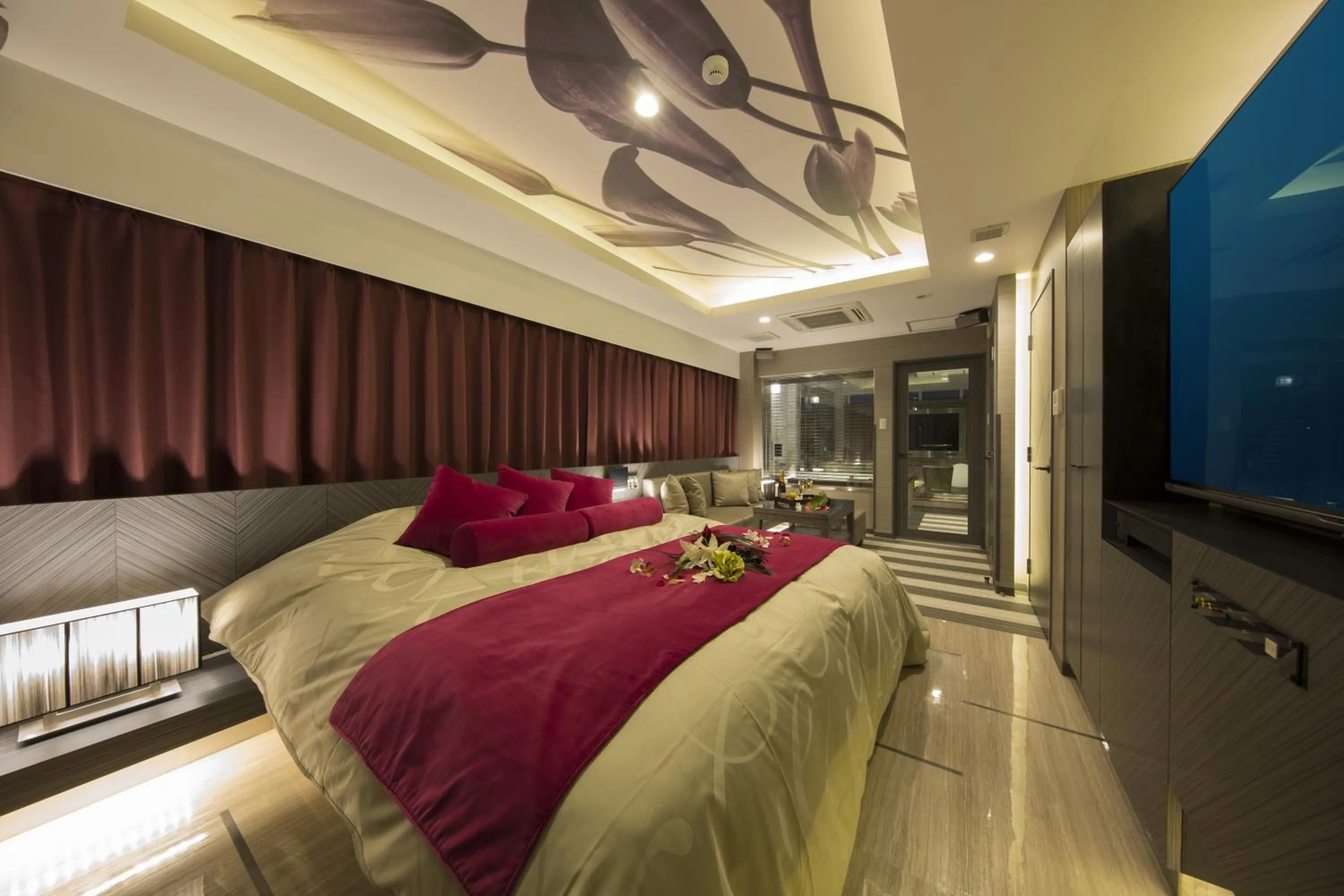 Photo of the whole room, Bed in Hotel In The Green (Adult Only)