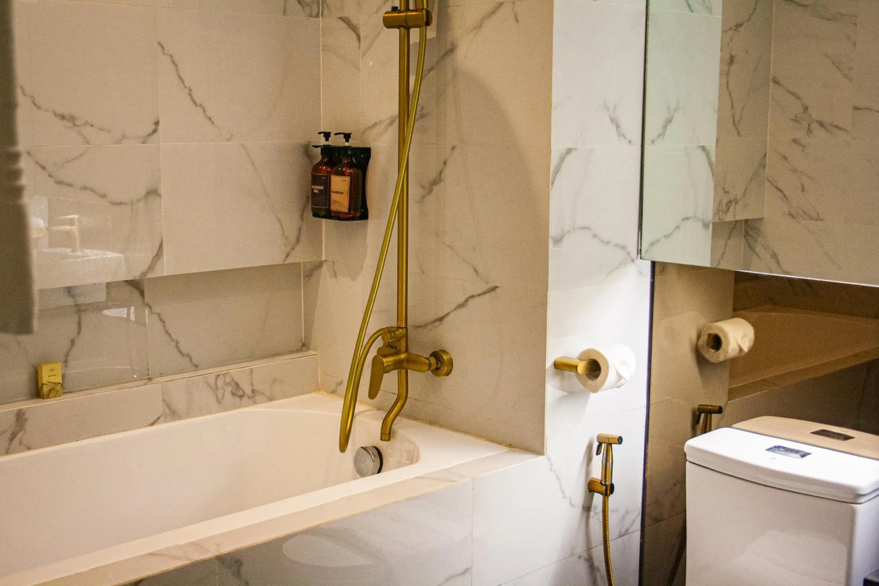 Bath in Elijah Hotel