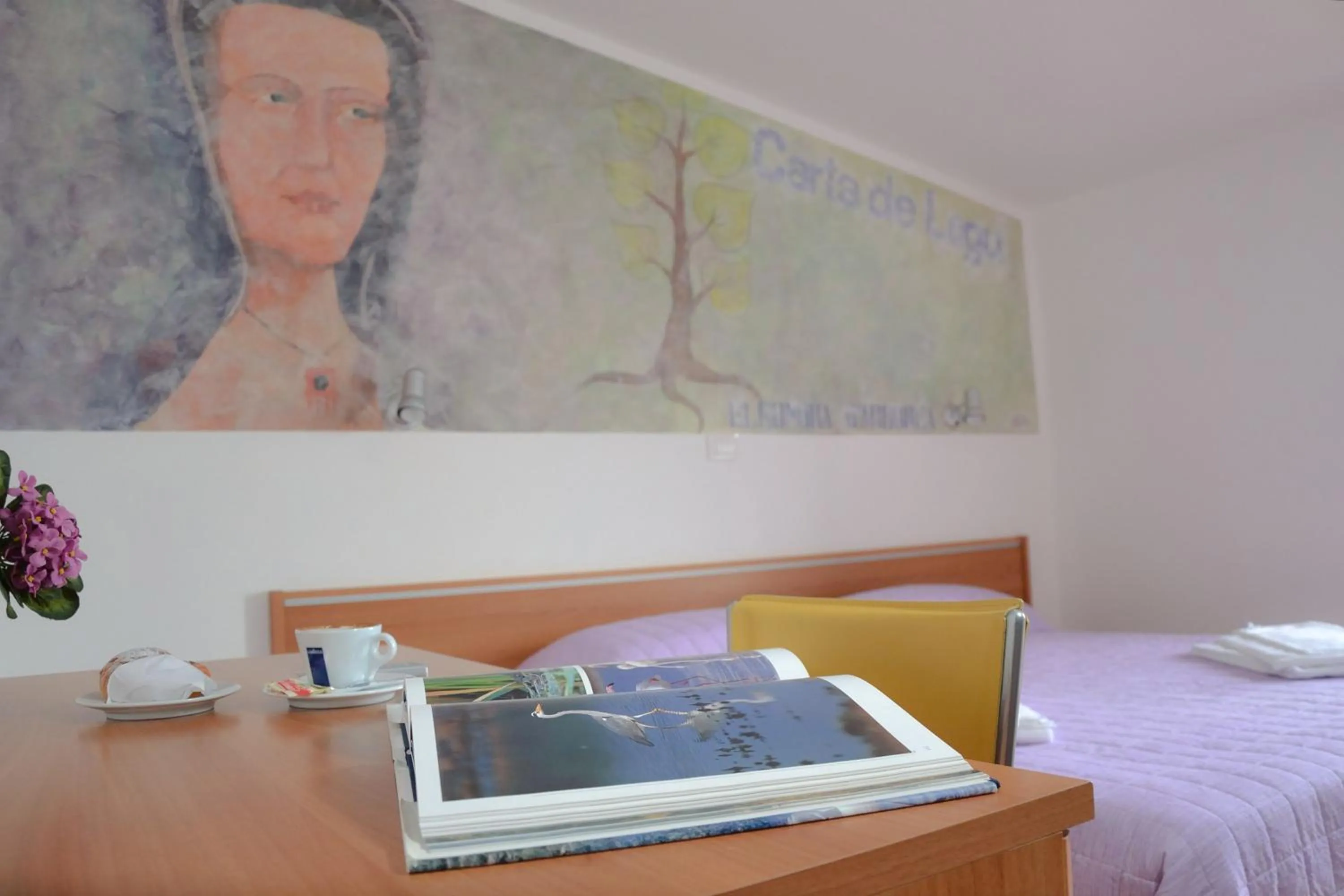 Bedroom, Bed in Sale Hotel