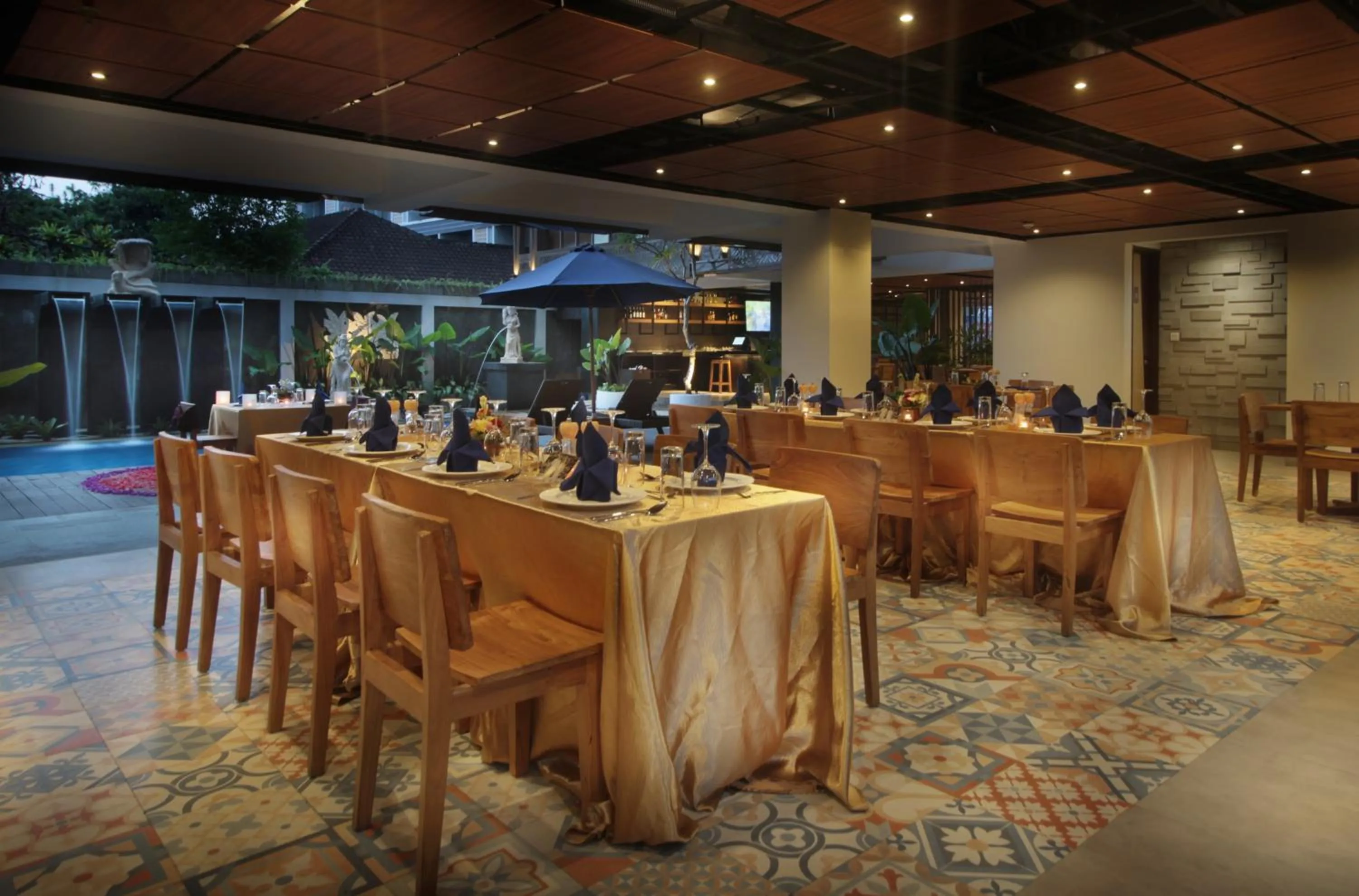 Restaurant/places to eat in Nadi Hotel Legian
