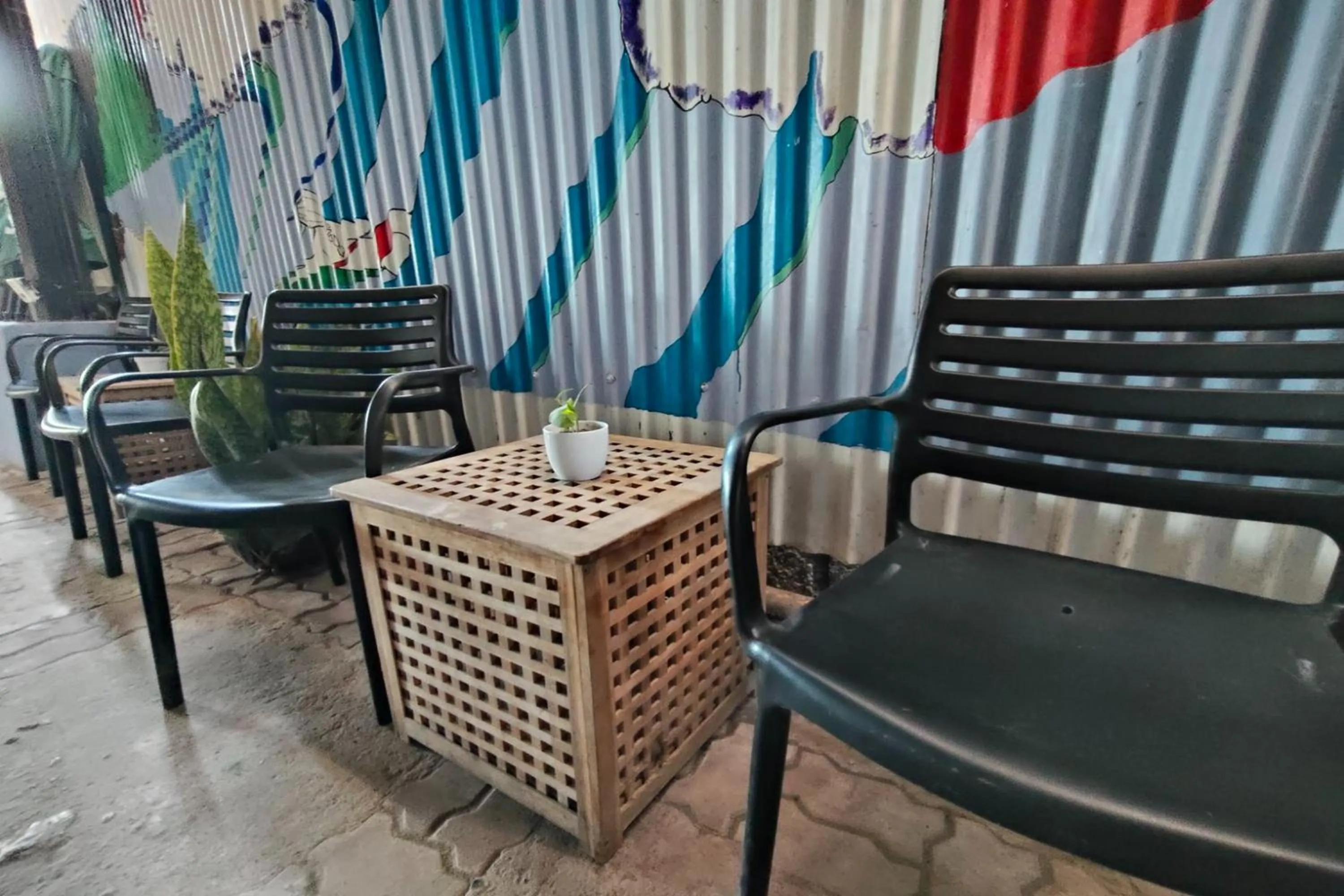 Lobby or reception in La Ud Lounge and Hostel