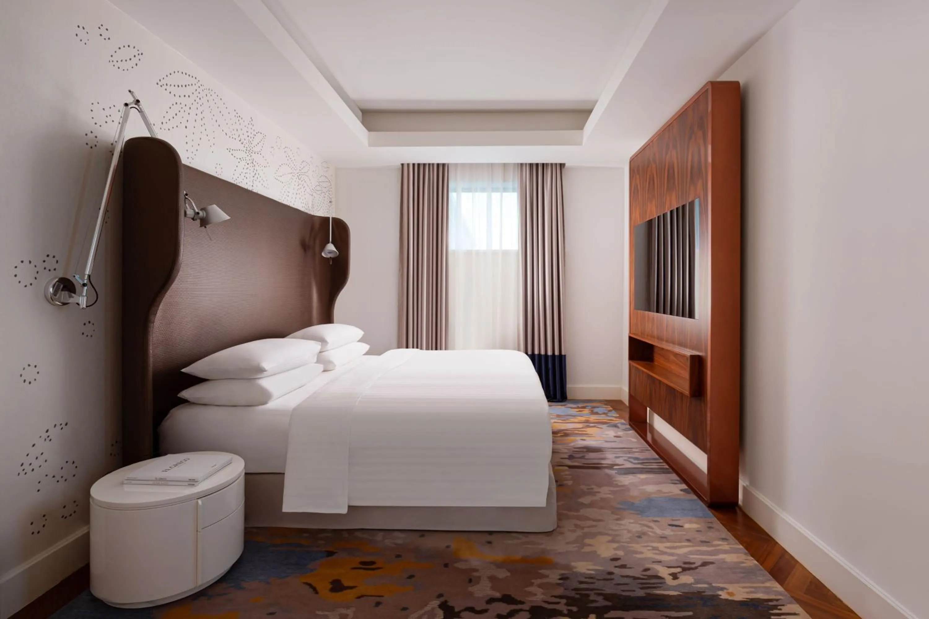 Photo of the whole room, Bed in Sheraton Baku Intourist