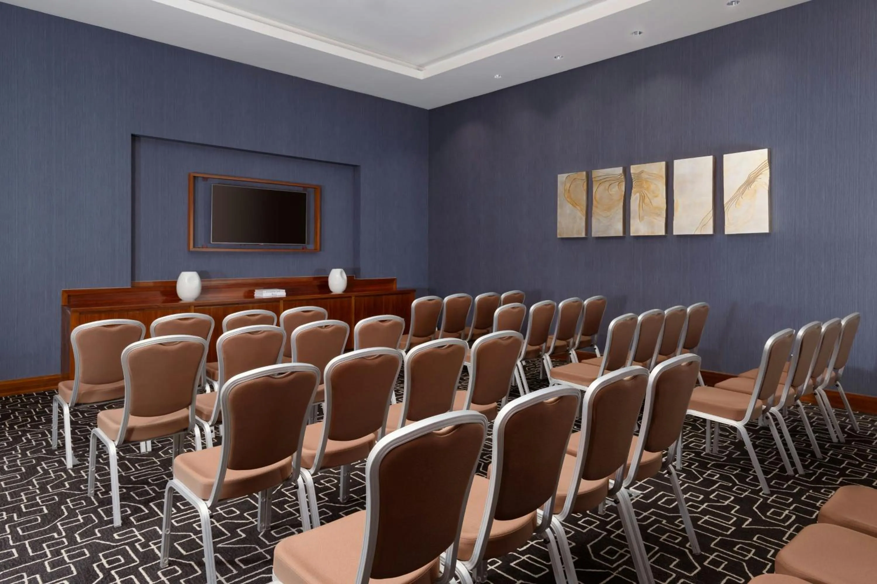 Meeting/conference room in Sheraton Baku Intourist