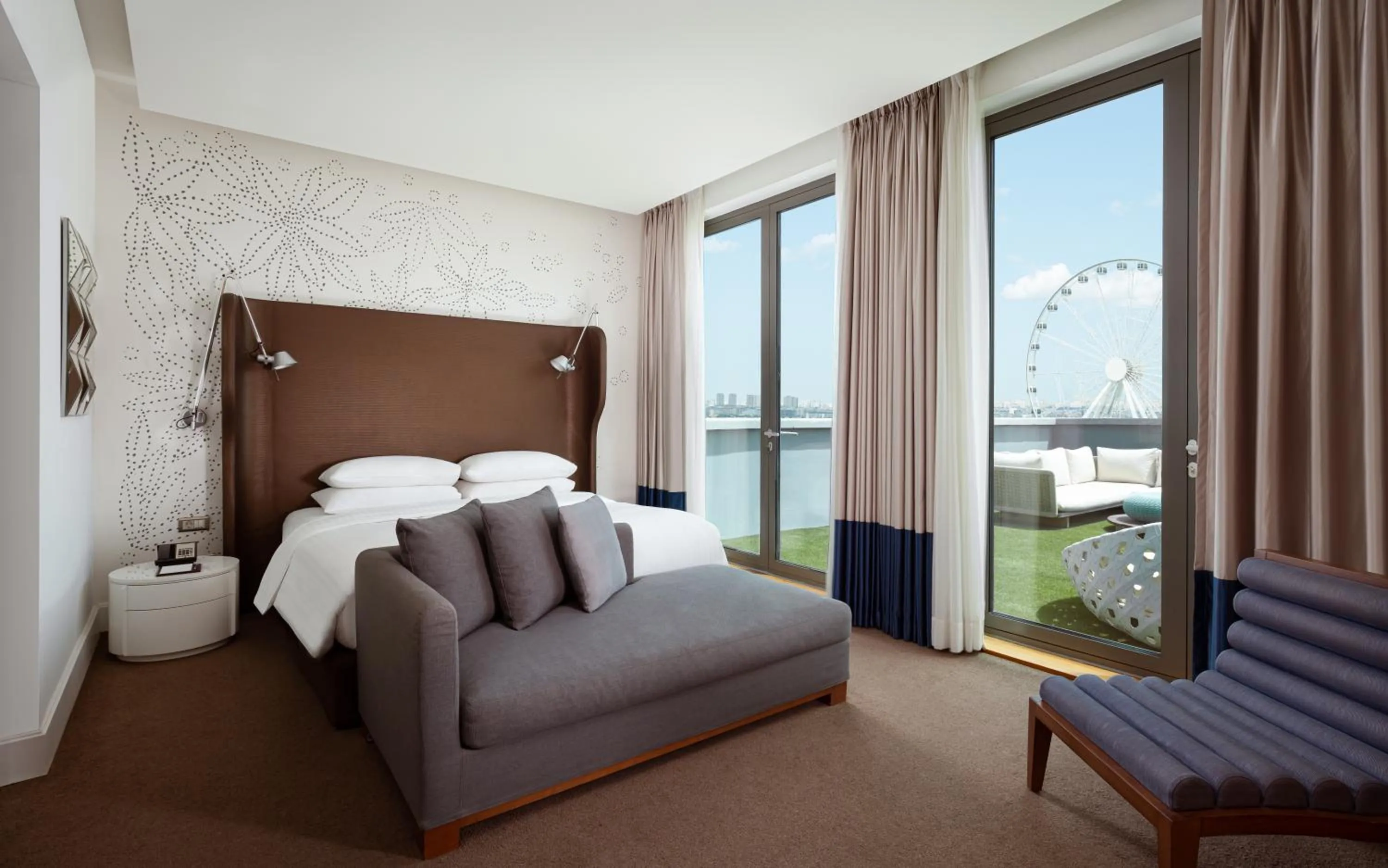 Bed in Sheraton Baku Intourist