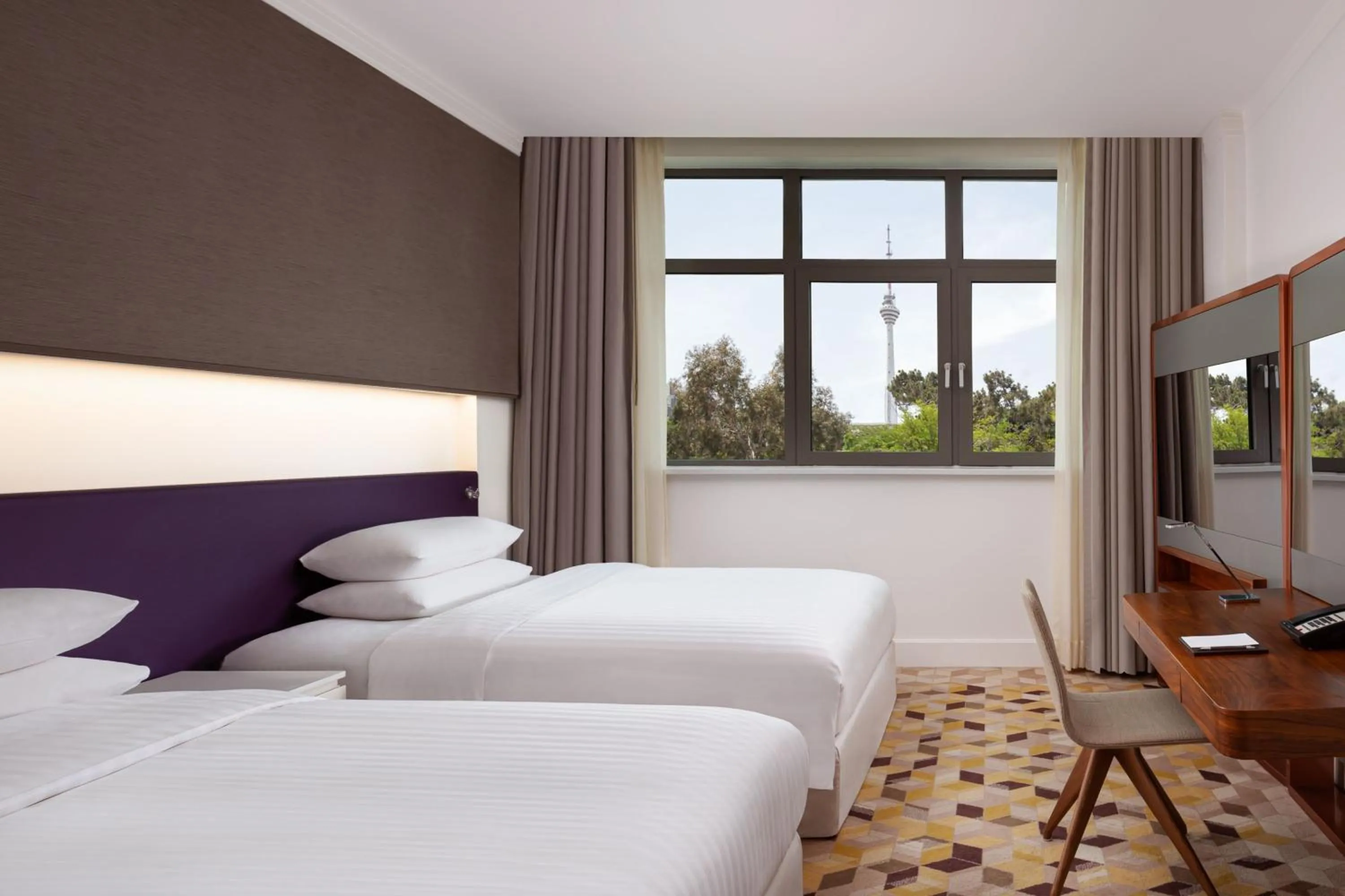 Photo of the whole room, Bed in Sheraton Baku Intourist