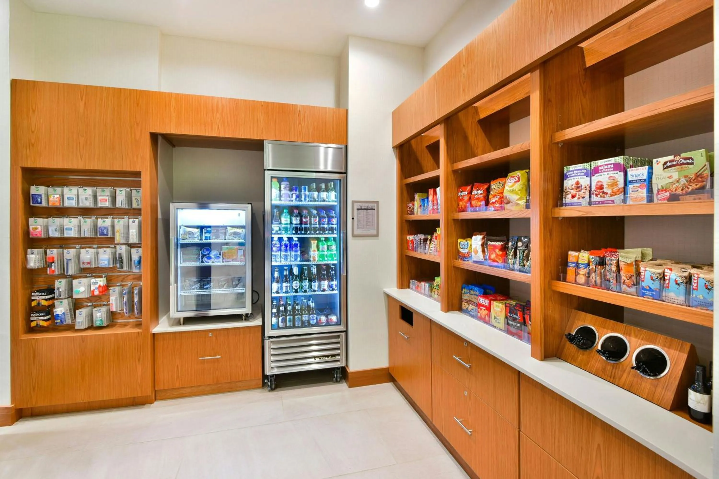 Restaurant/places to eat in SpringHill Suites by Marriott Wilmington Wrightsville Beach