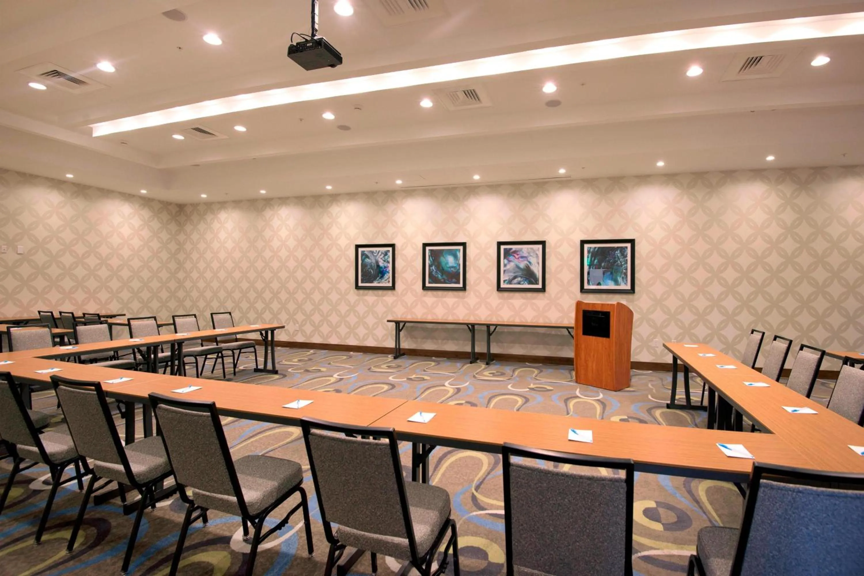 Meeting/conference room in SpringHill Suites by Marriott Wilmington Wrightsville Beach