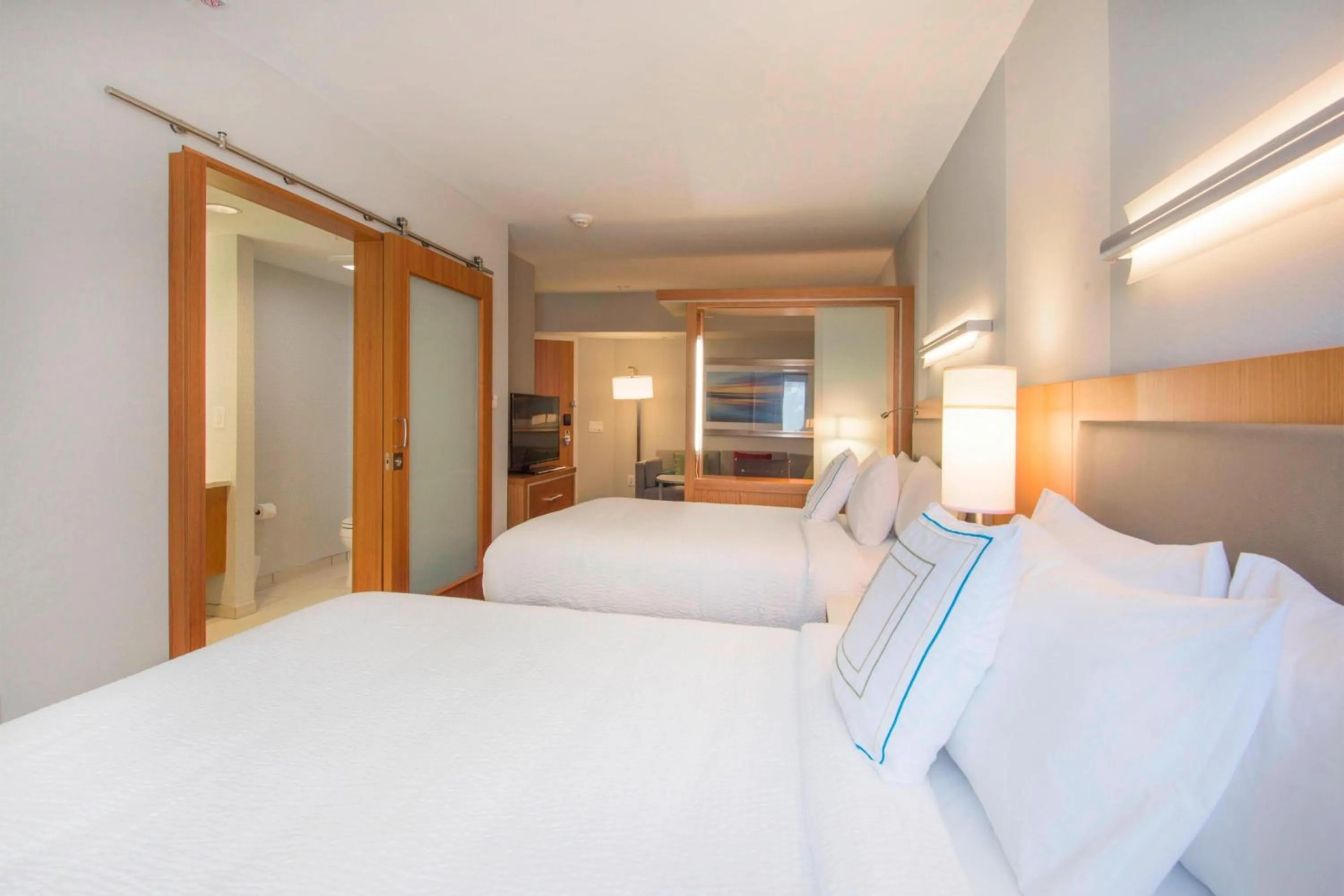 Bedroom, Bed in SpringHill Suites by Marriott Wilmington Wrightsville Beach