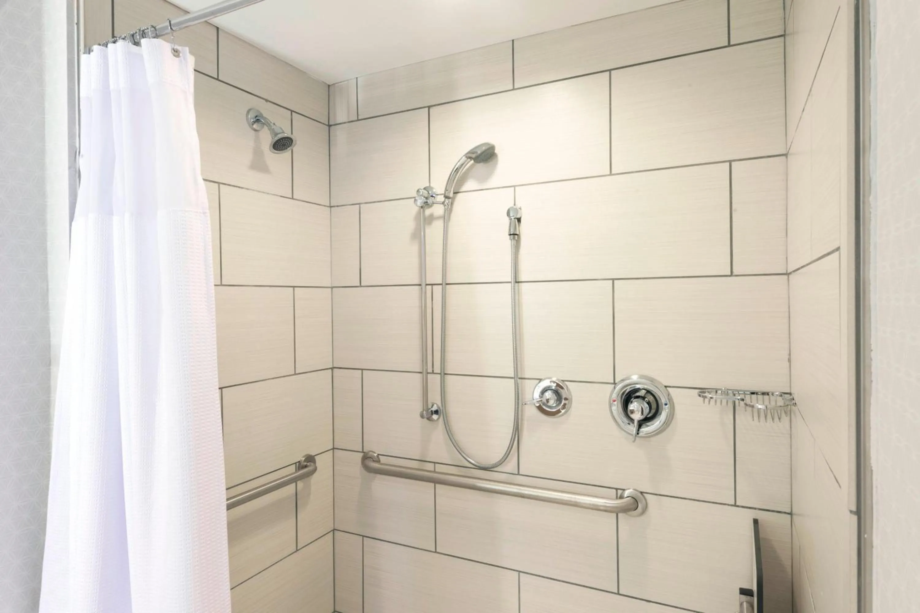 Bathroom in SpringHill Suites by Marriott Wilmington Wrightsville Beach