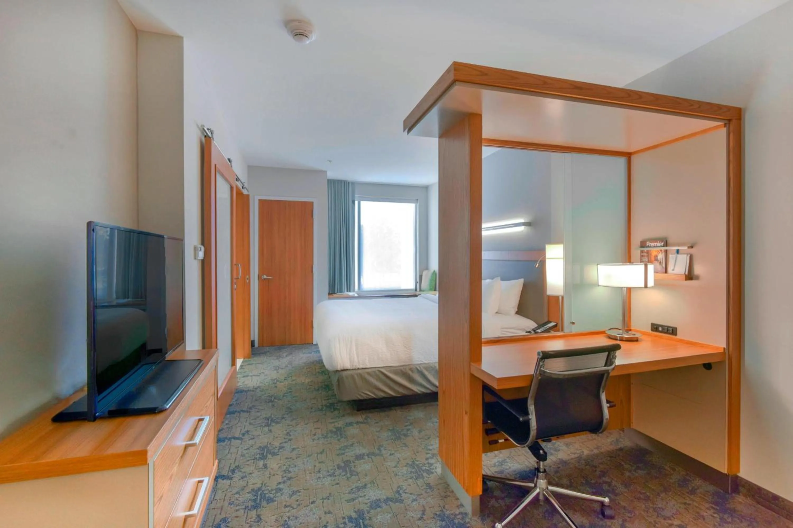 Bedroom, Bed in SpringHill Suites by Marriott Wilmington Wrightsville Beach