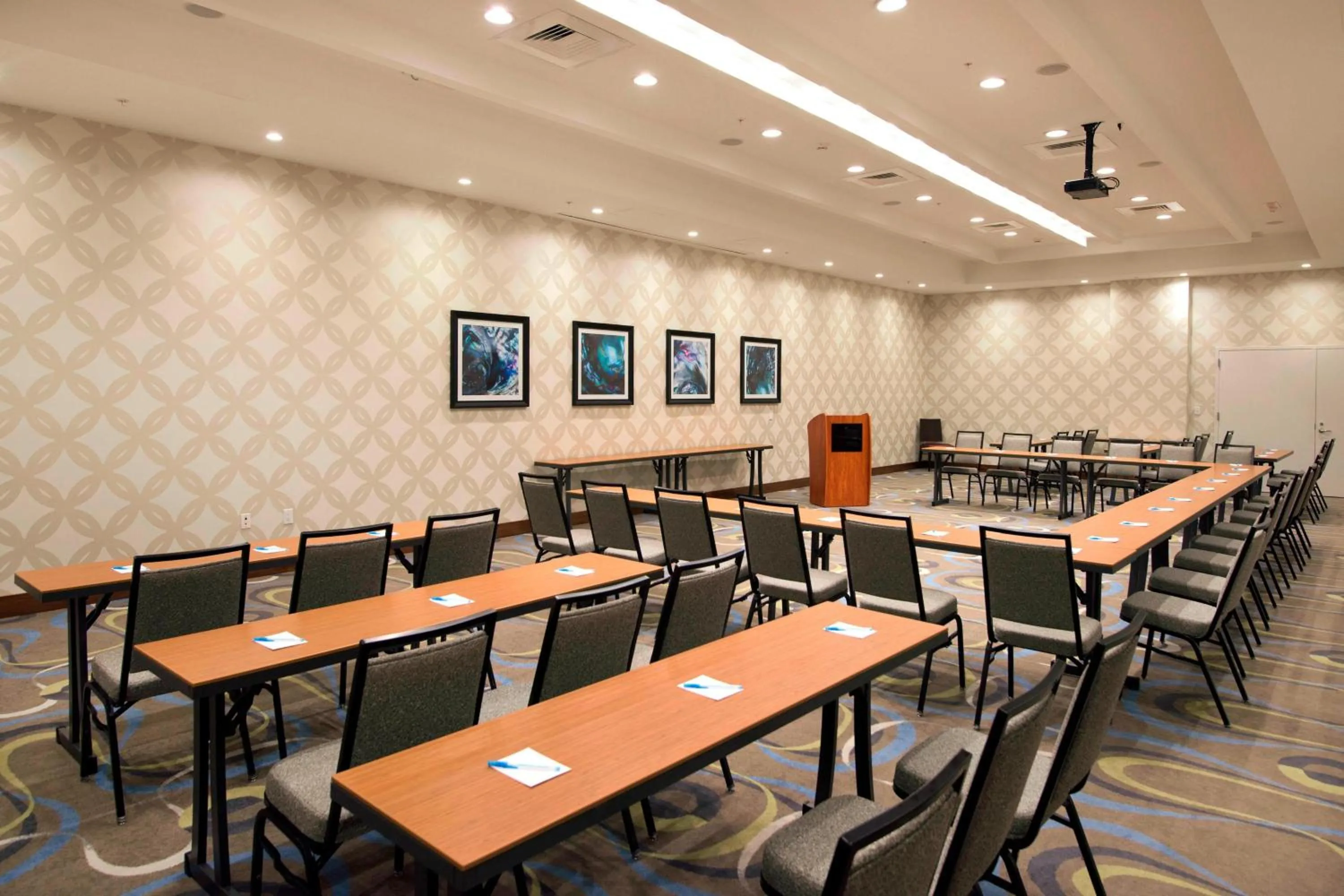 Meeting/conference room in SpringHill Suites by Marriott Wilmington Wrightsville Beach