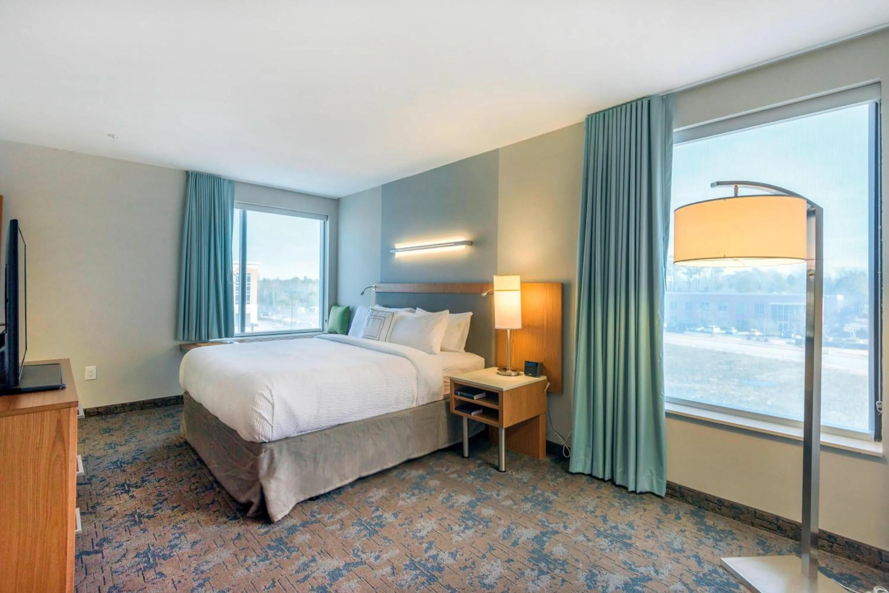 Bedroom, Bed in SpringHill Suites by Marriott Wilmington Wrightsville Beach