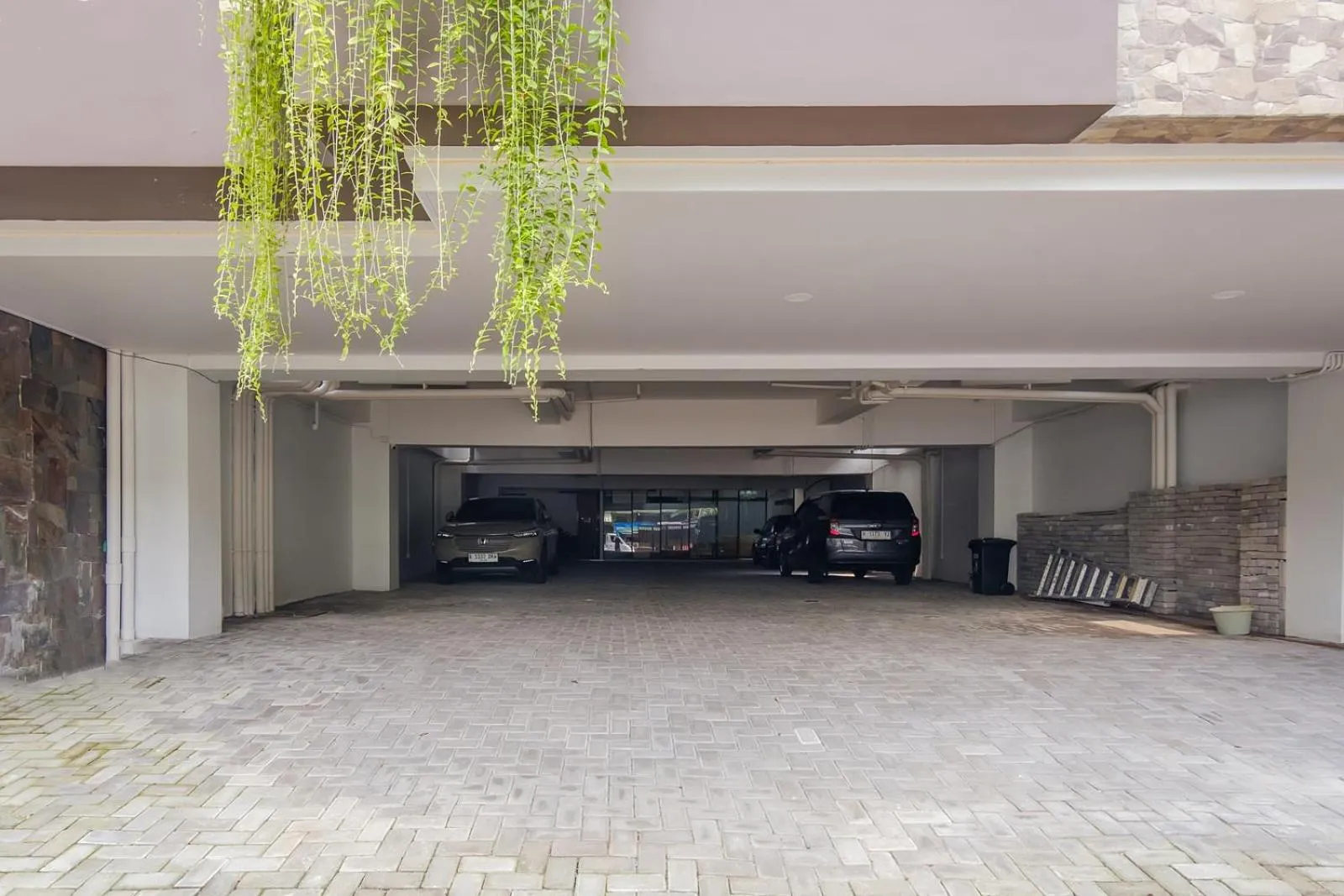 Parking in INNCA Inn House Simpang lima, Semarang