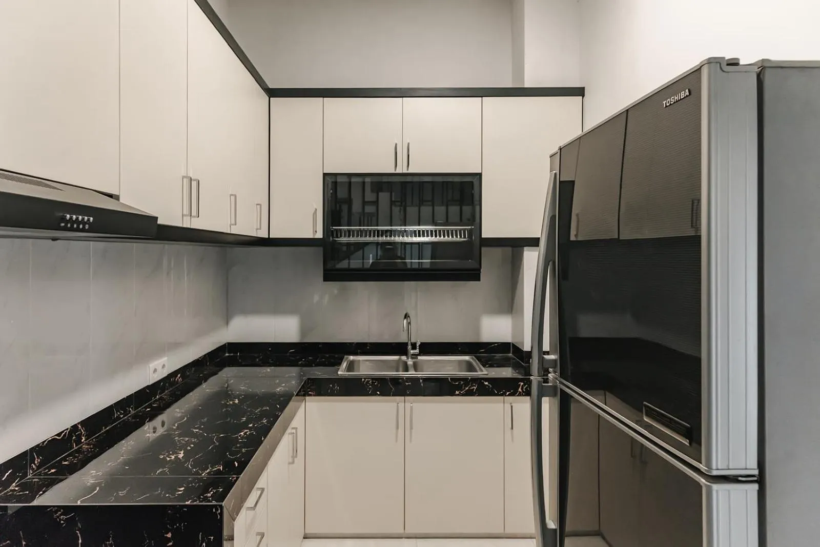 Communal kitchen in INNCA Inn House Simpang lima, Semarang