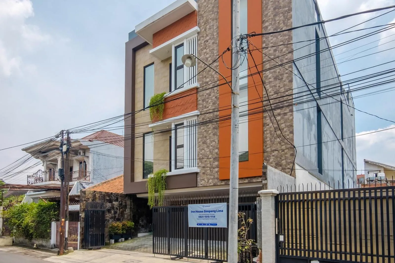 Property building in INNCA Inn House Simpang lima, Semarang