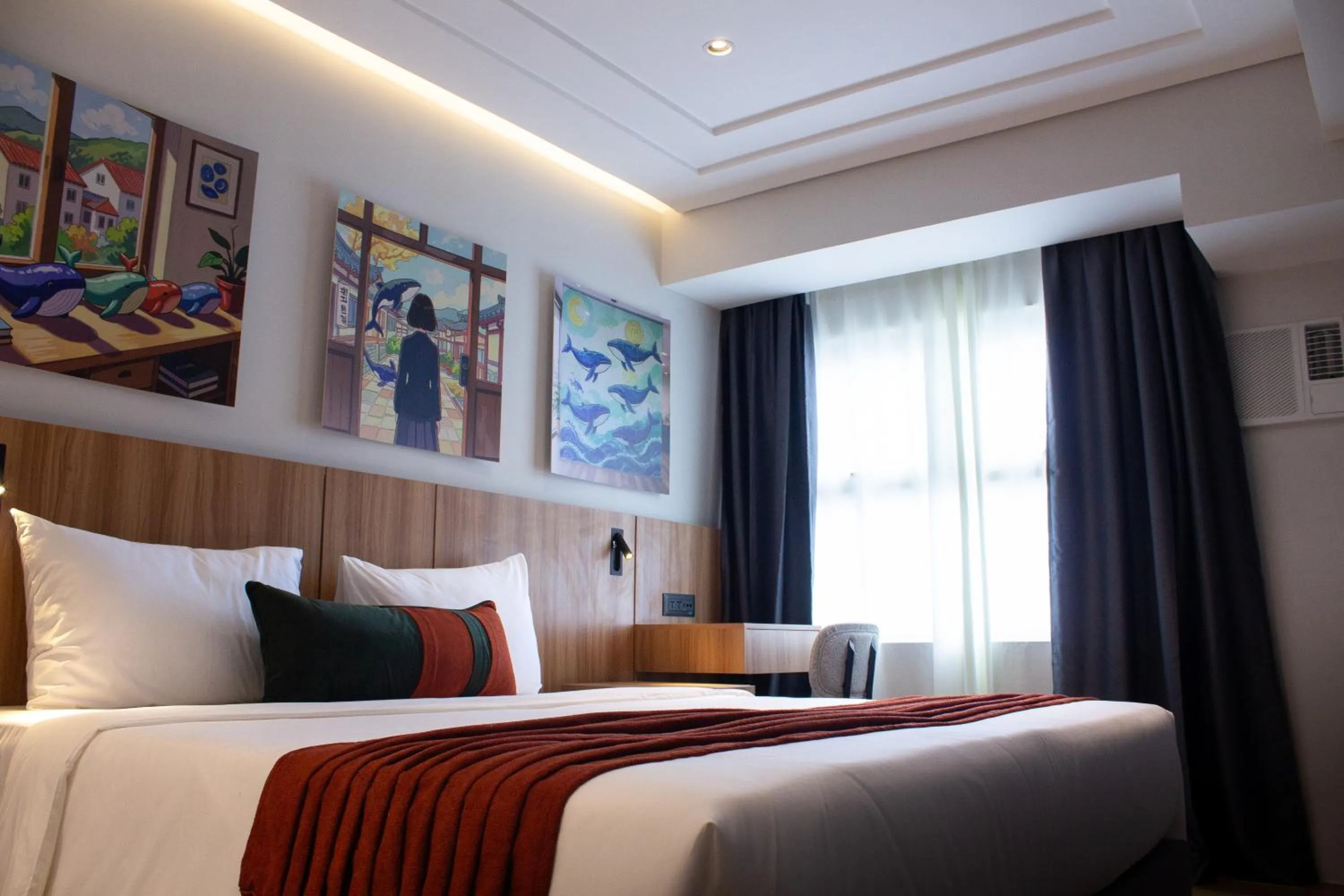 Bed in Novel Hotel Manila