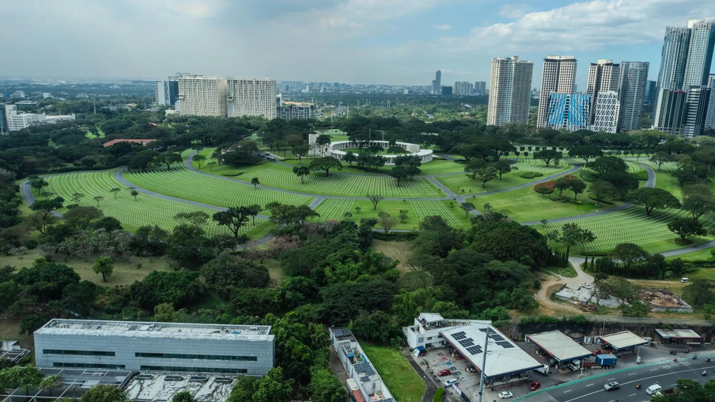City view in Novel Hotel Manila
