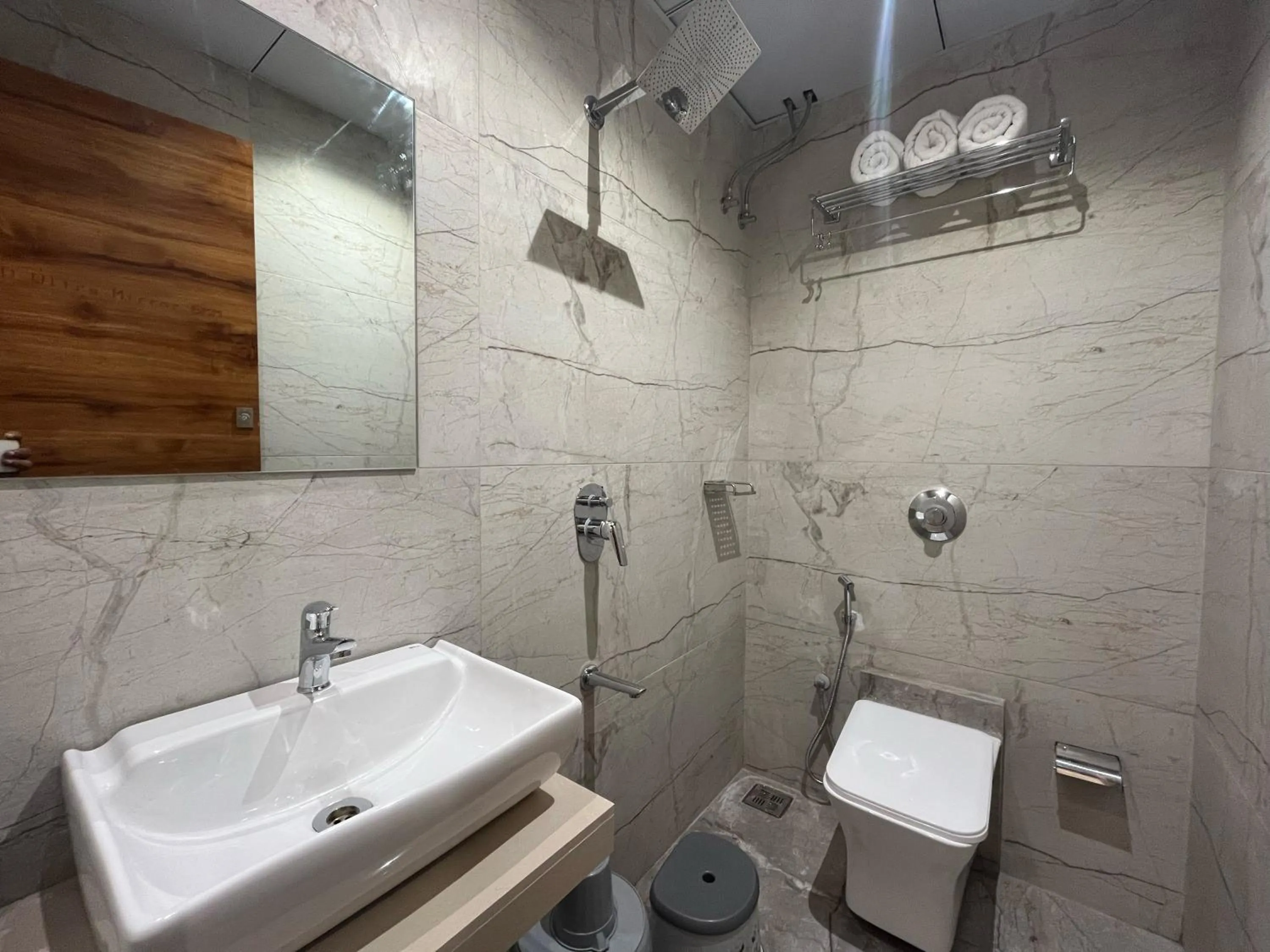 Shower in Hotel Grand Executive