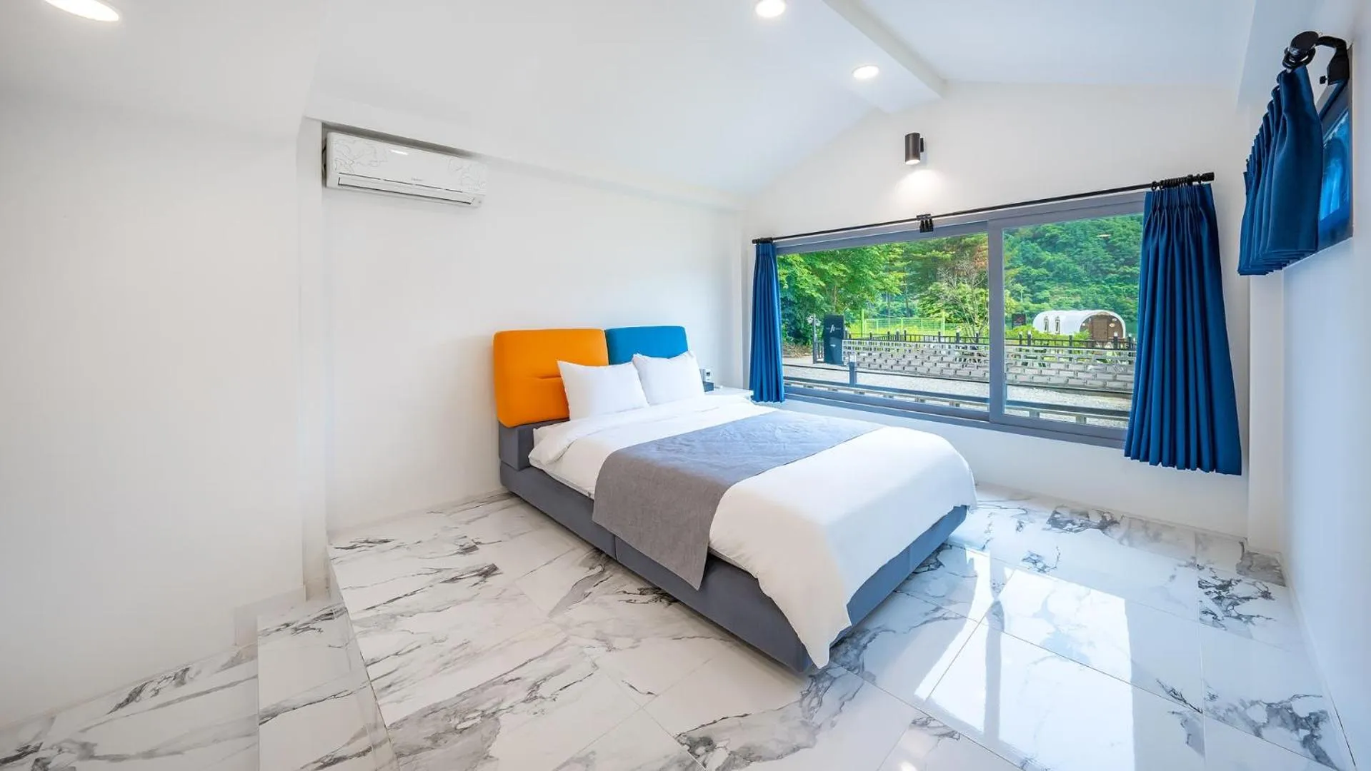 Property building, Bed in Gapyeong JH PoolVilla & glamping