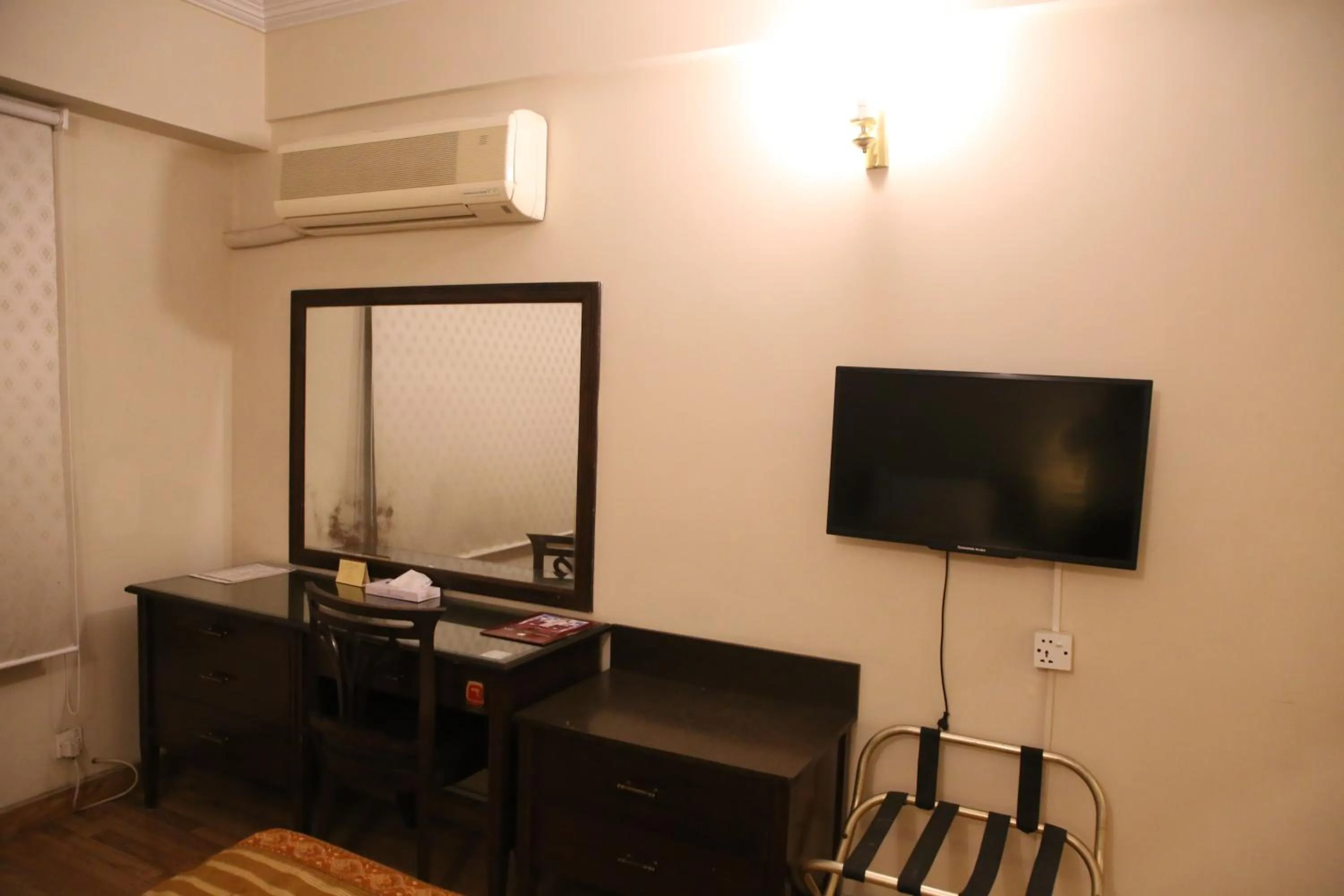 TV and multimedia in Carlton Tower Hotel Lahore