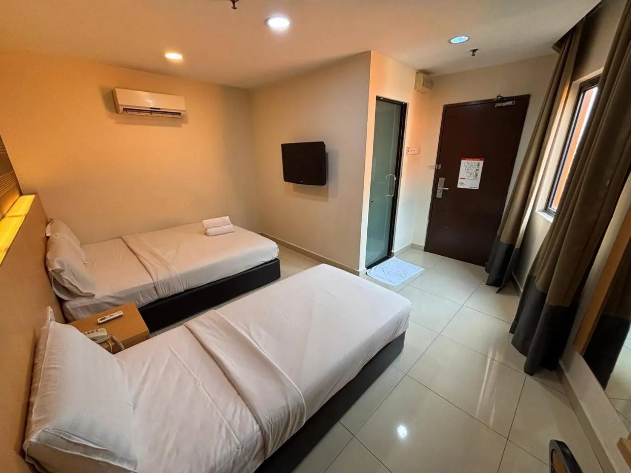 Photo of the whole room, Bed in Signature Hotel by Easy Nap