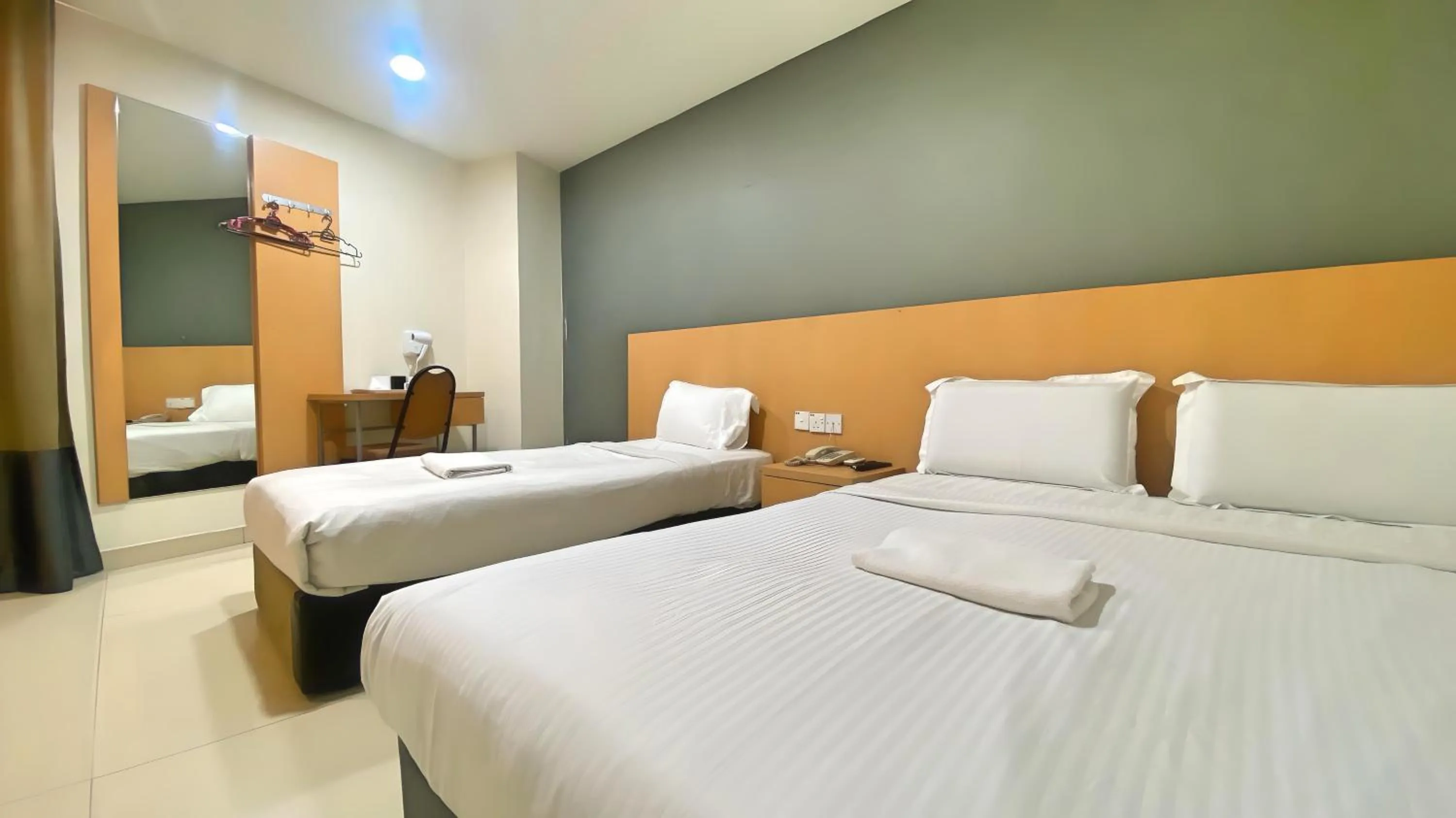 Bedroom, Bed in Signature Hotel by Easy Nap