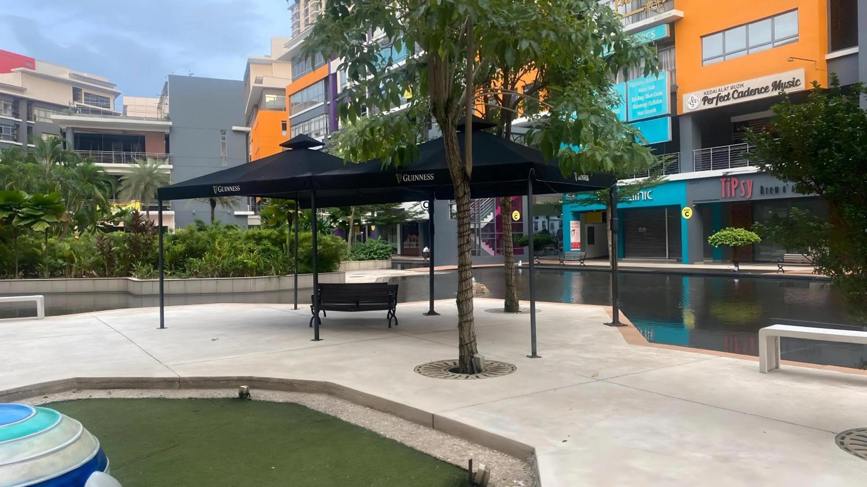 Entertainment in Signature Hotel by Easy Nap